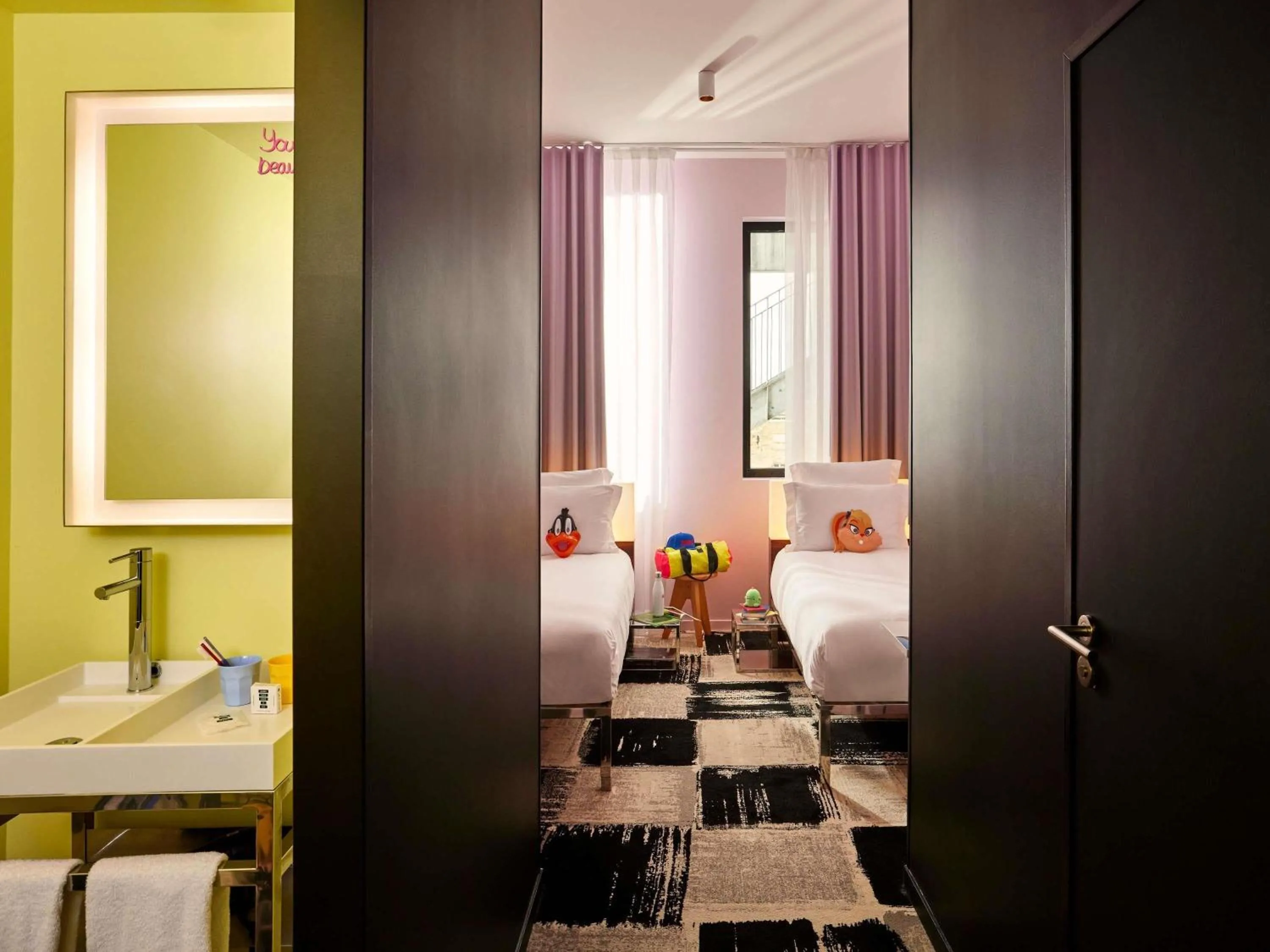 MEDIUM MAMA Twin Room in Mama Shelter Bordeaux Centre