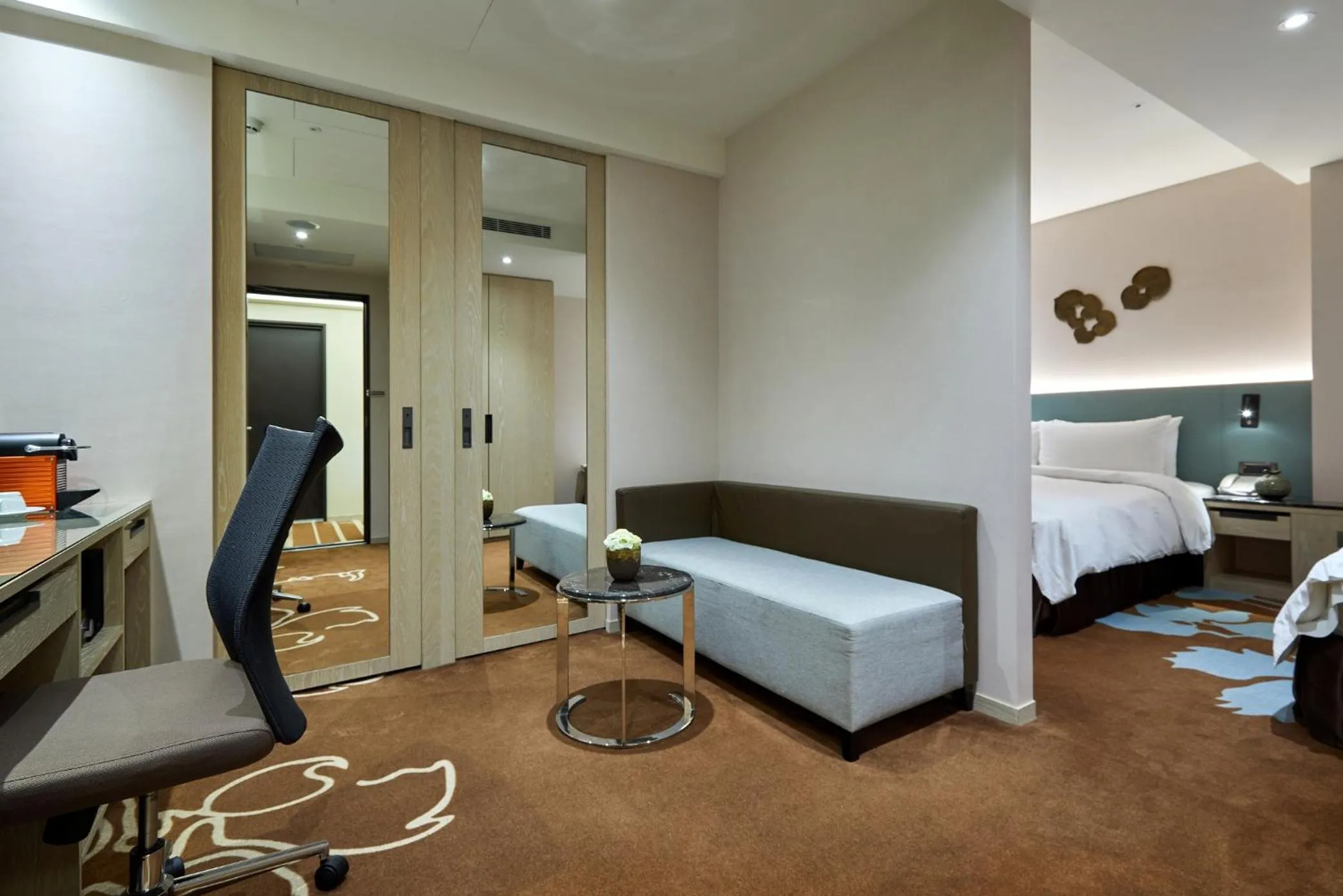 Deluxe Triple Room No Window in K Hotel Taipei II