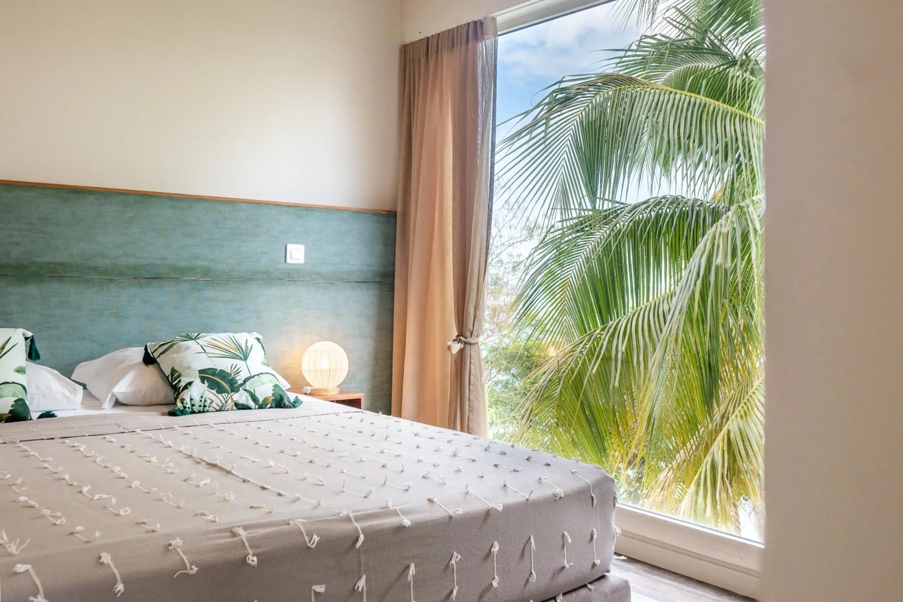 Deluxe Suite with Sea View in Hôtel Iloma