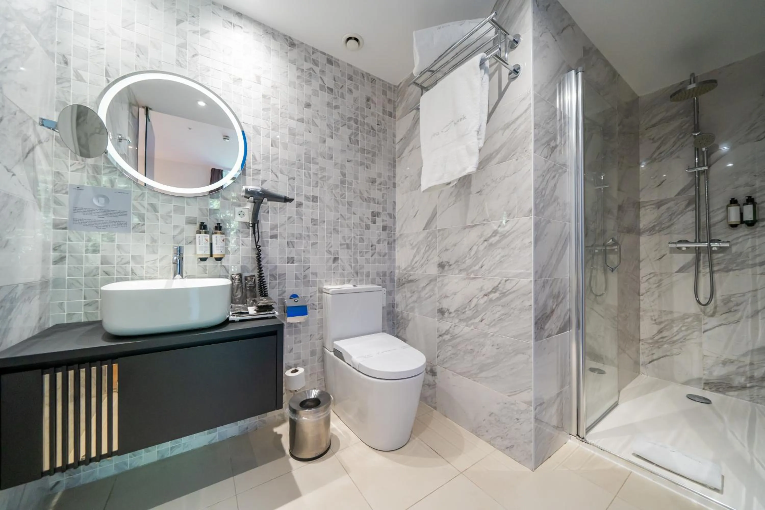 Superior Double or Twin Room with Terrace in Abba San Sebastián Hotel