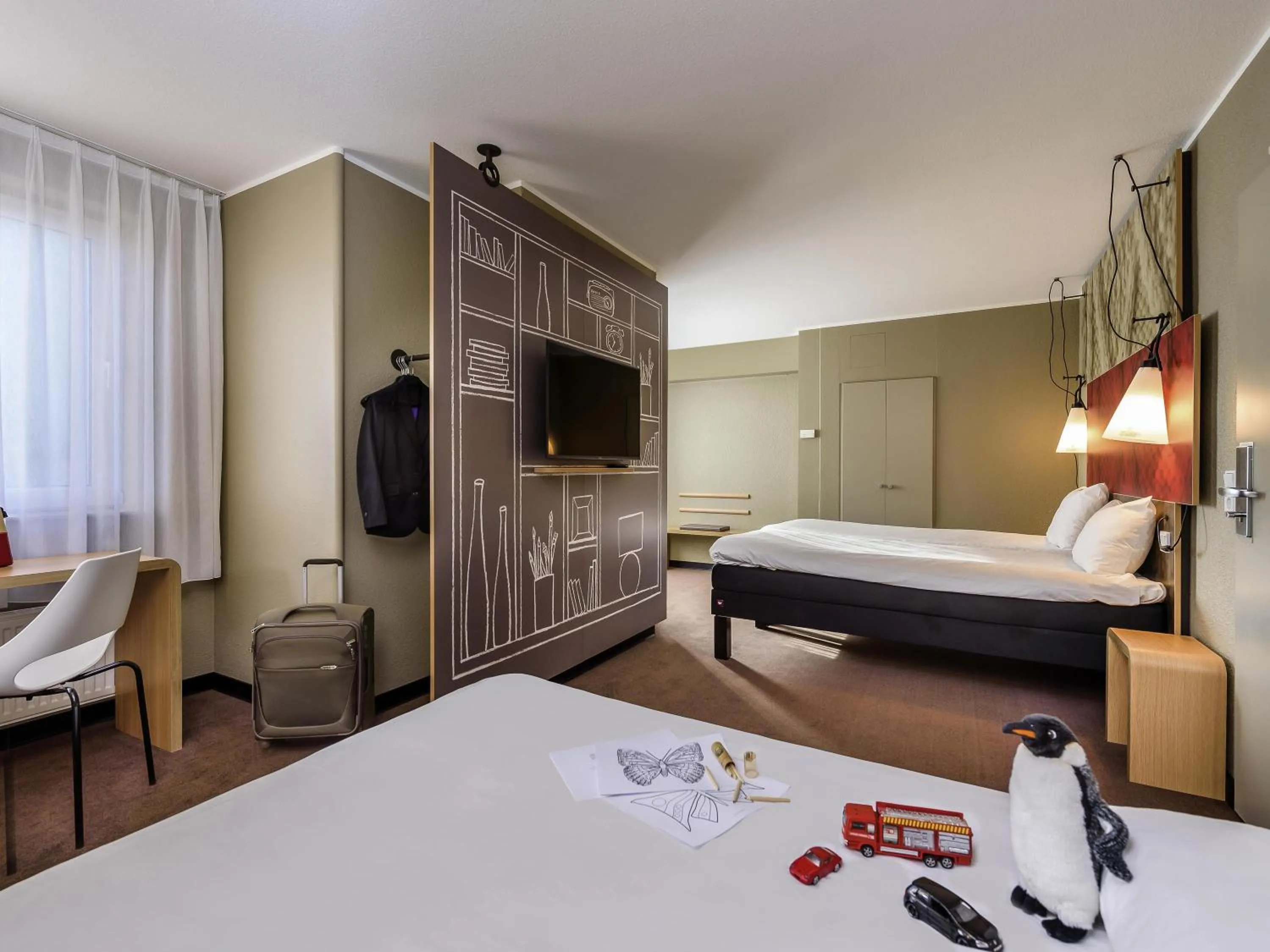 Superior Riverside Room - Wheelchair Accessible in ibis Frankfurt Centrum