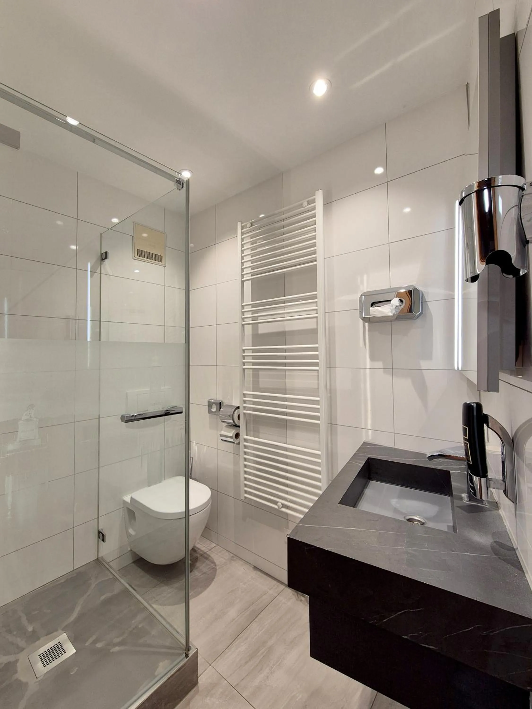 Quadruple Room in Basement  in Hotel Mäuerle