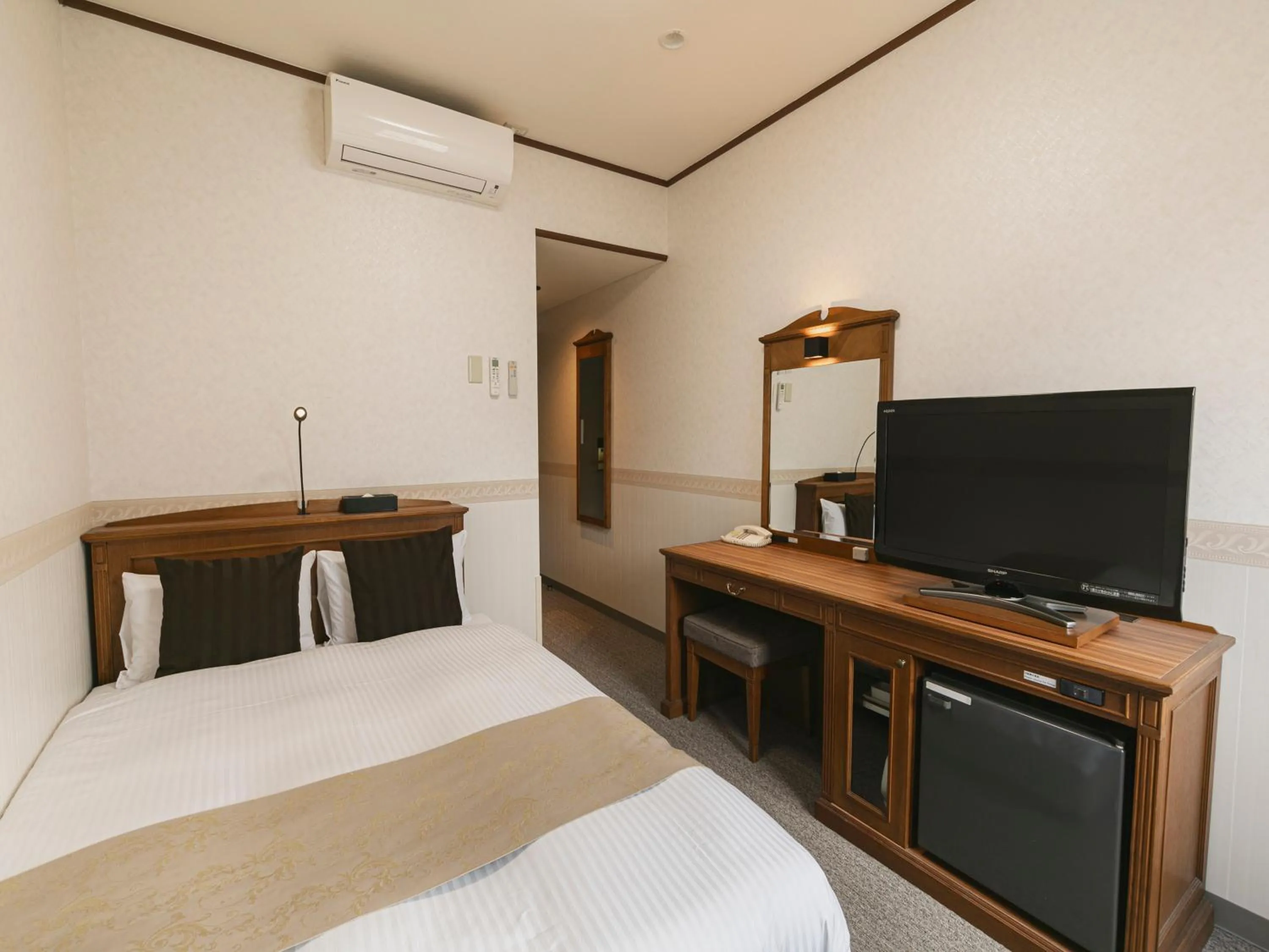 Standard Double Room in Hotel Arthur KITAHAMA BASE