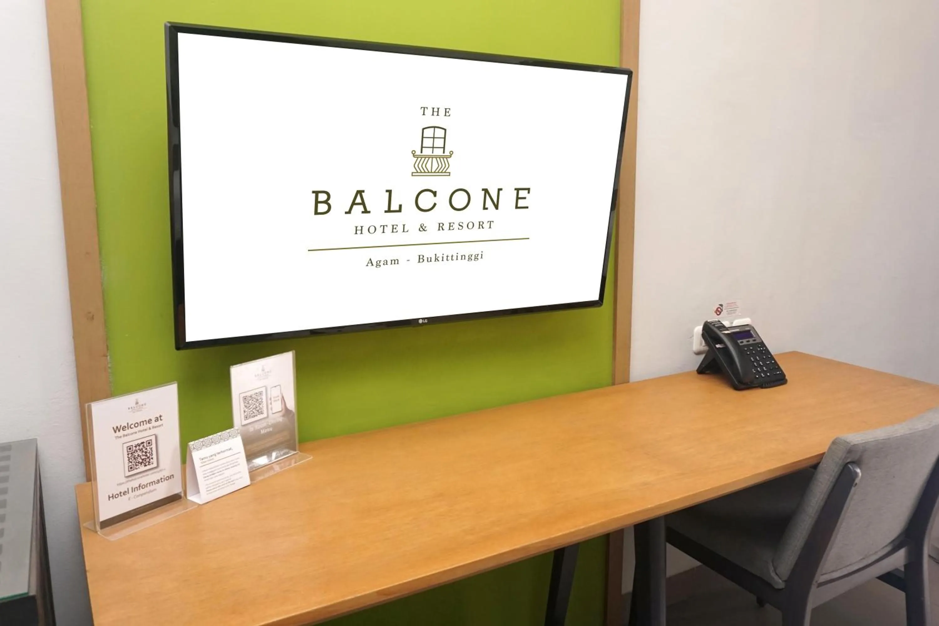 Grand Deluxe King Room in The Balcone Suites & Resort