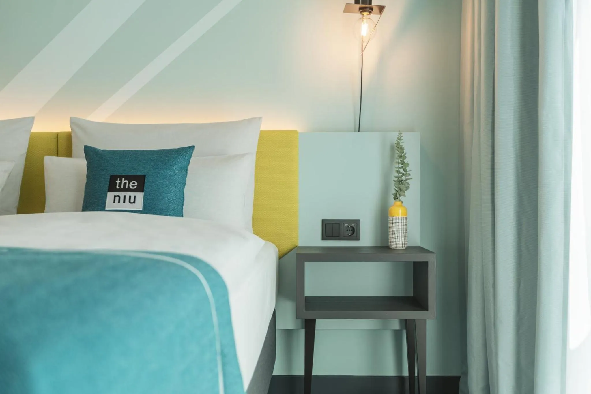 Standard Queen Room - Disability Access in Holiday Inn - the niu, Seven Dusseldorf Ost by IHG