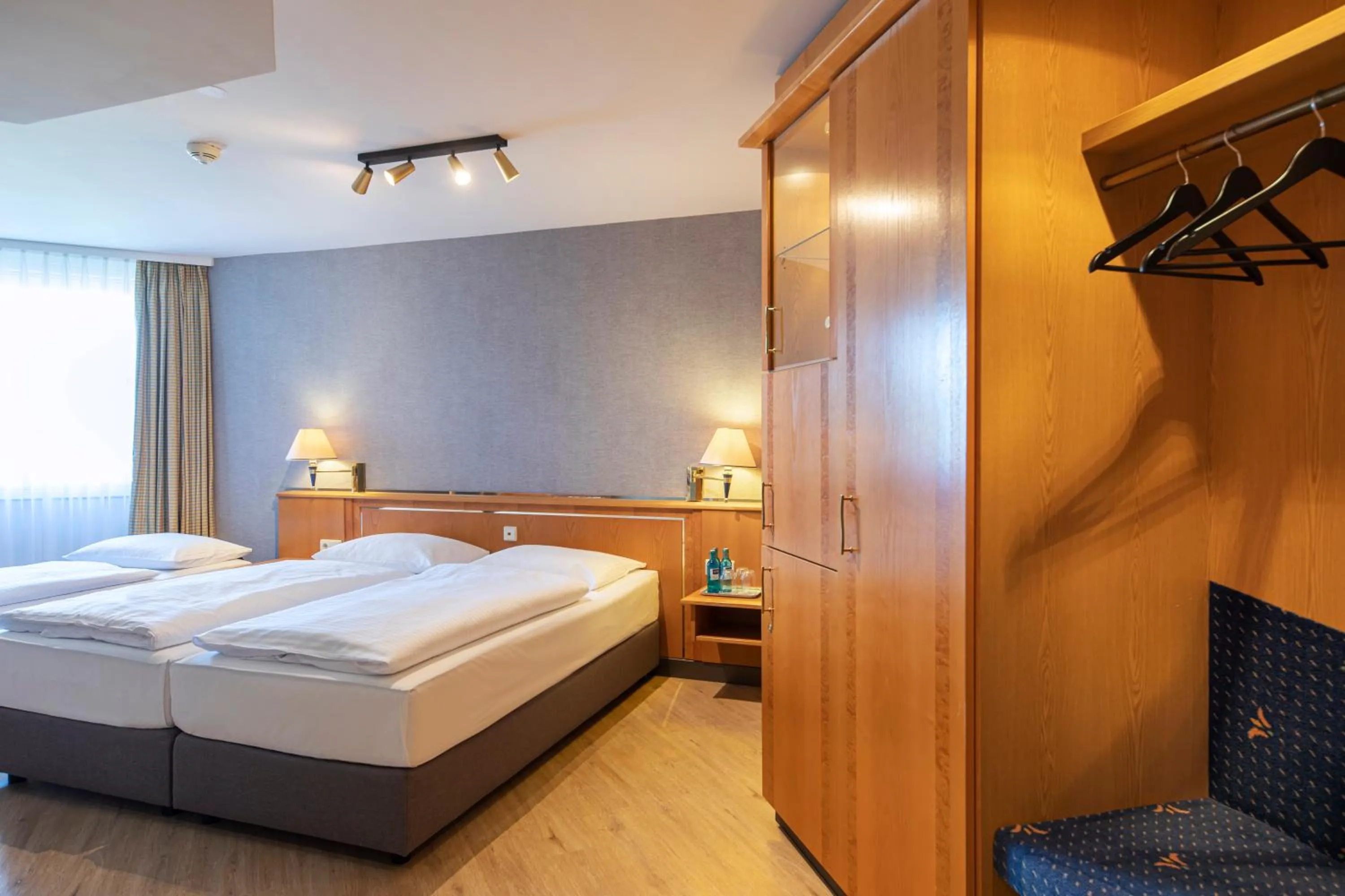 Economy Triple Room in ACHAT Hotel Magdeburg