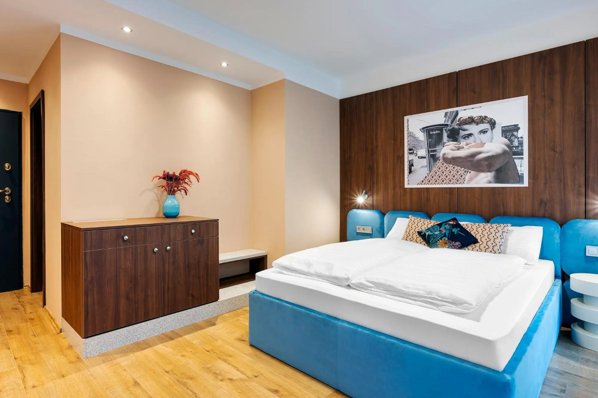 Double Room with Balcony in SWU Magazine Rooms