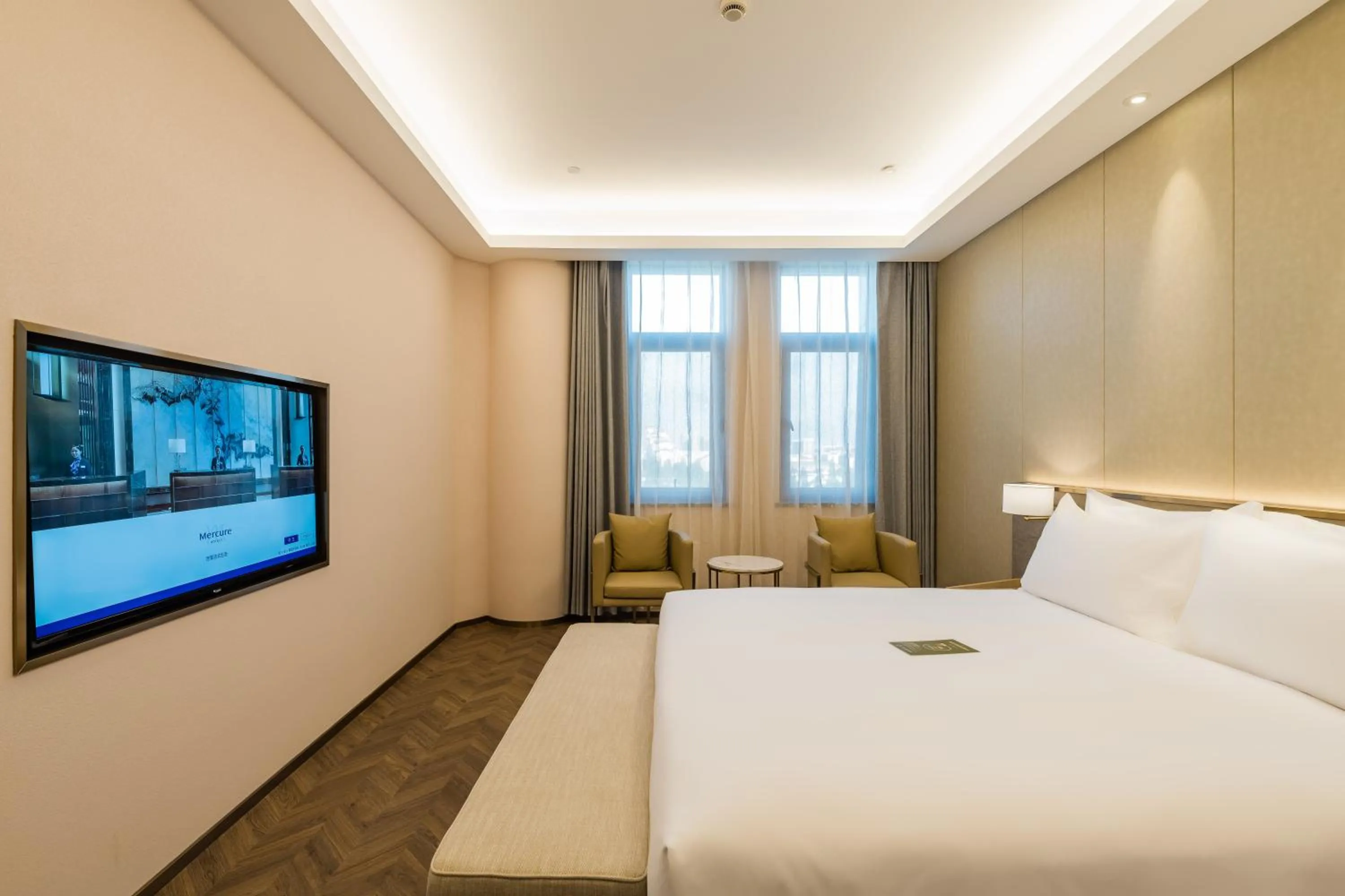 Deluxe King Room in Mercure Changzhou Jintan