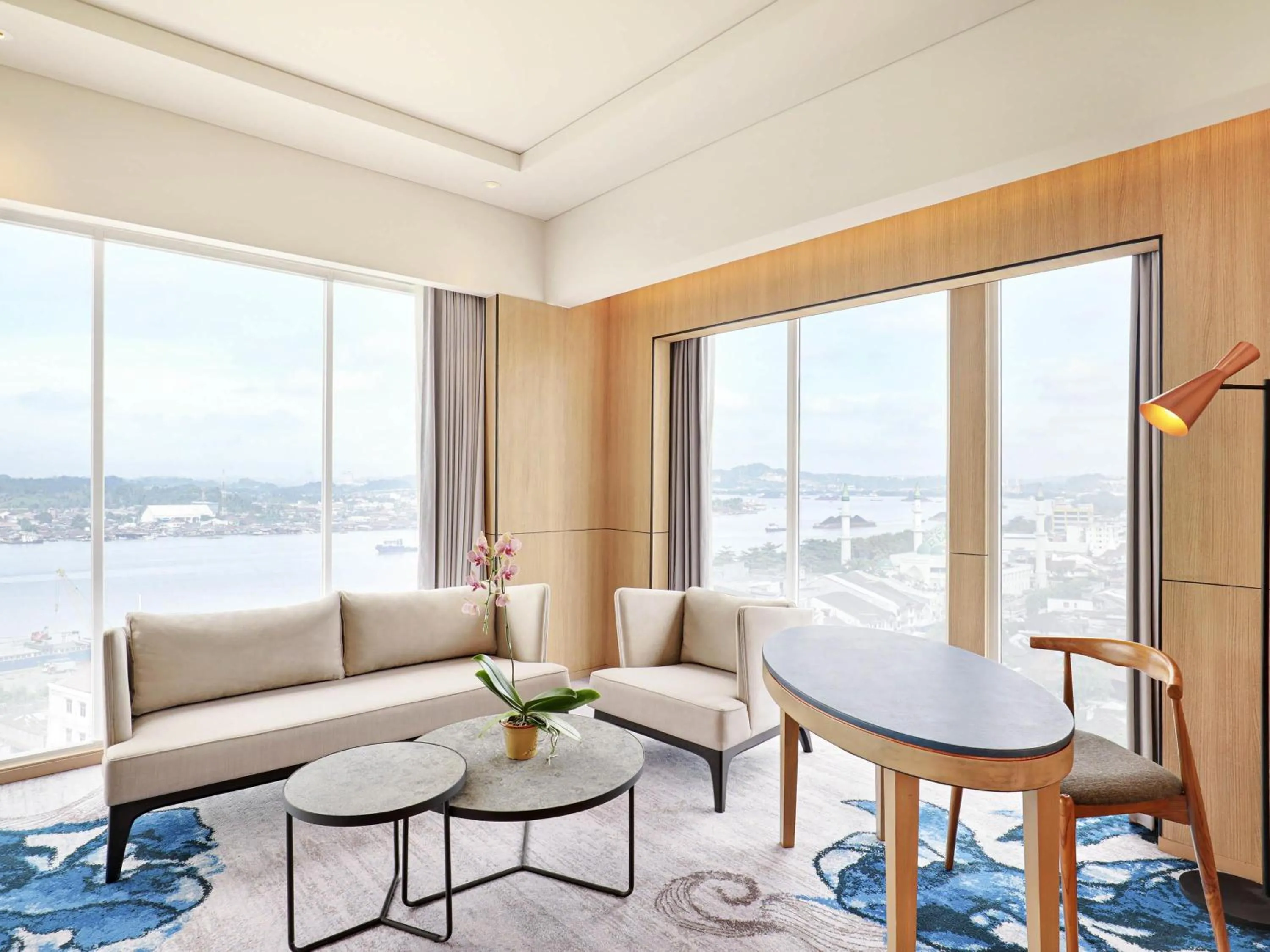 Deluxe King Suite with River View  in Mercure Samarinda