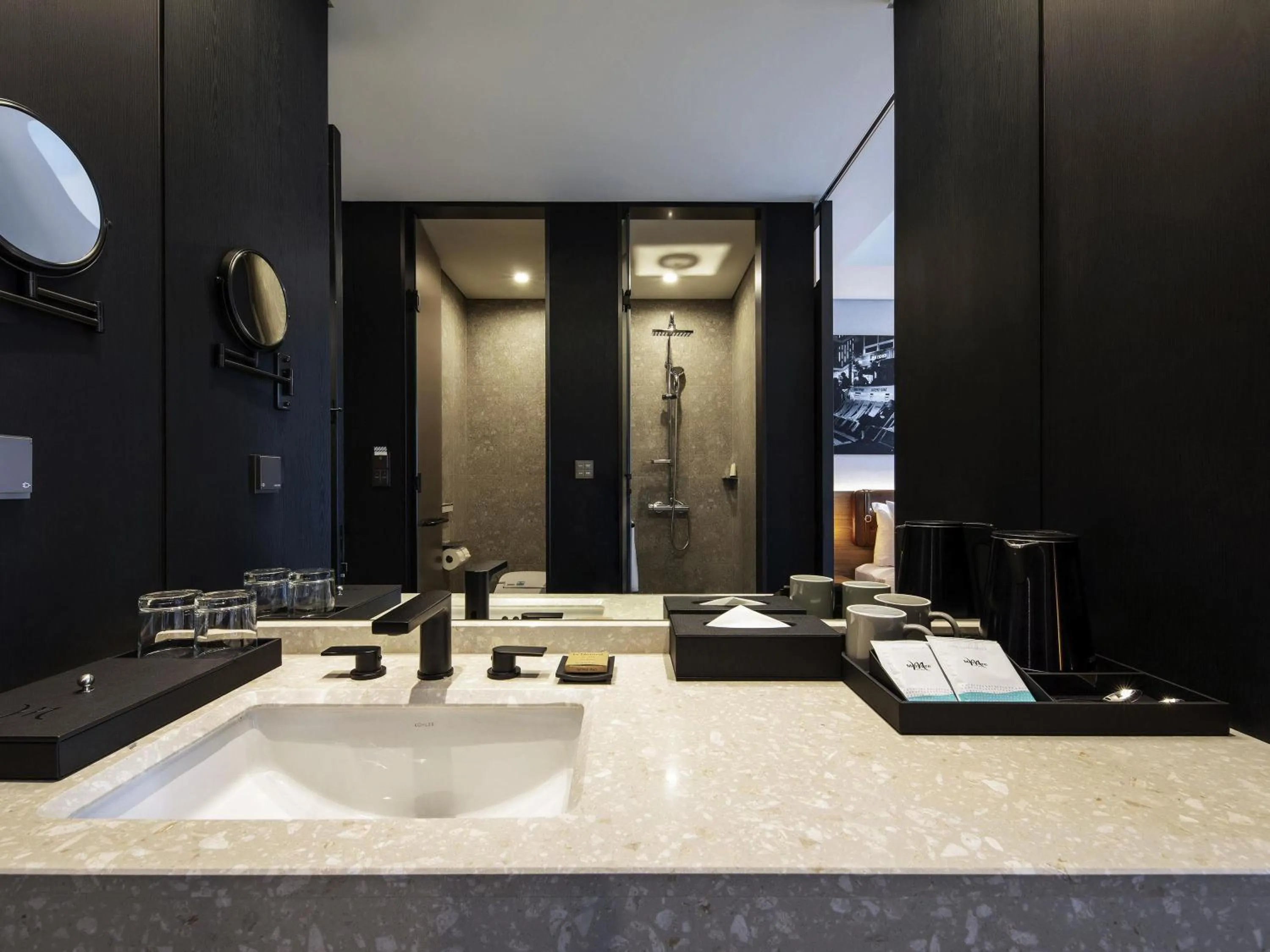 Superior Twin Room in Mercure Ambassador Seoul Hongdae