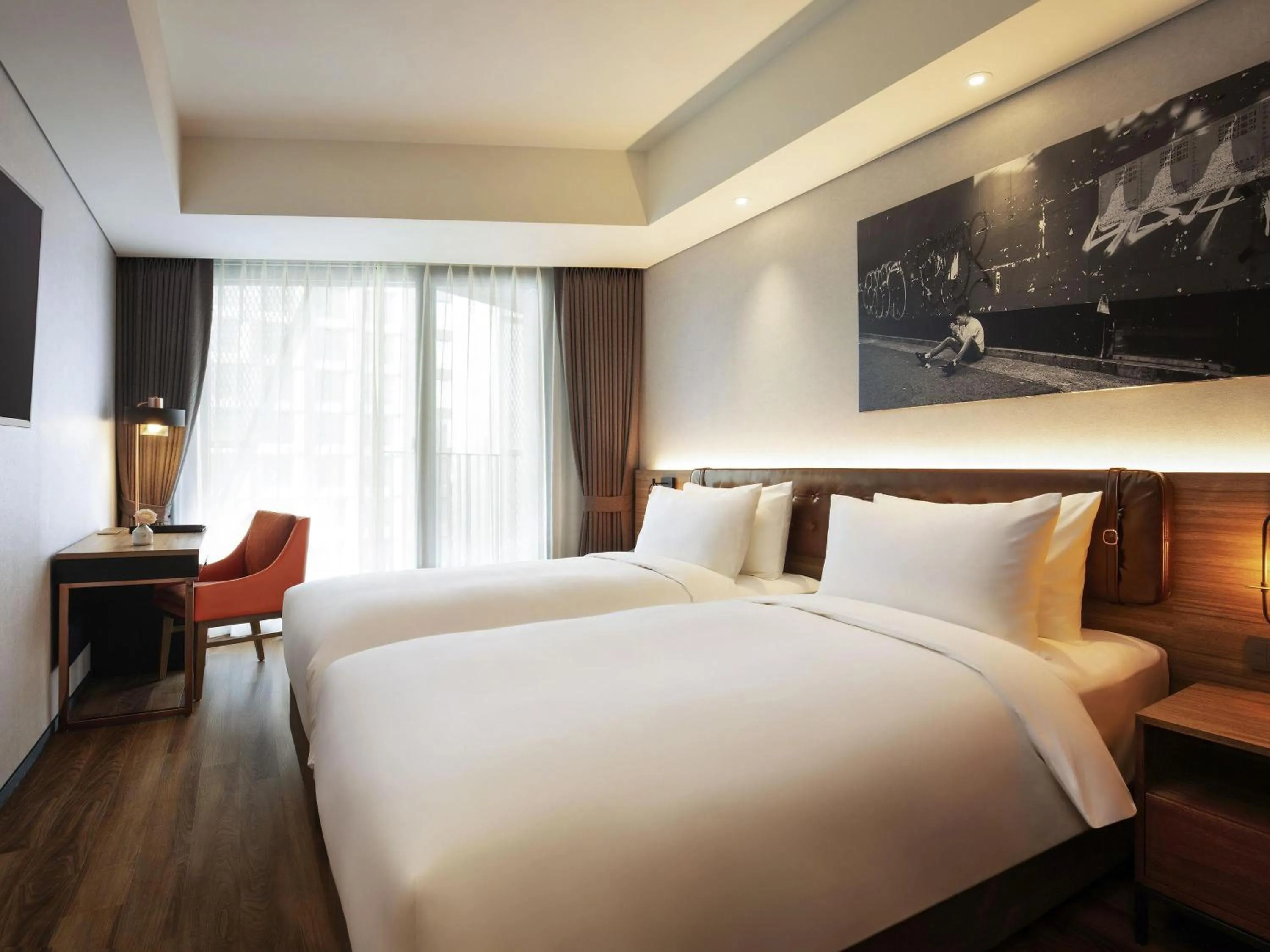 Superior Deluxe Twin Room with Balcony in Mercure Ambassador Seoul Hongdae