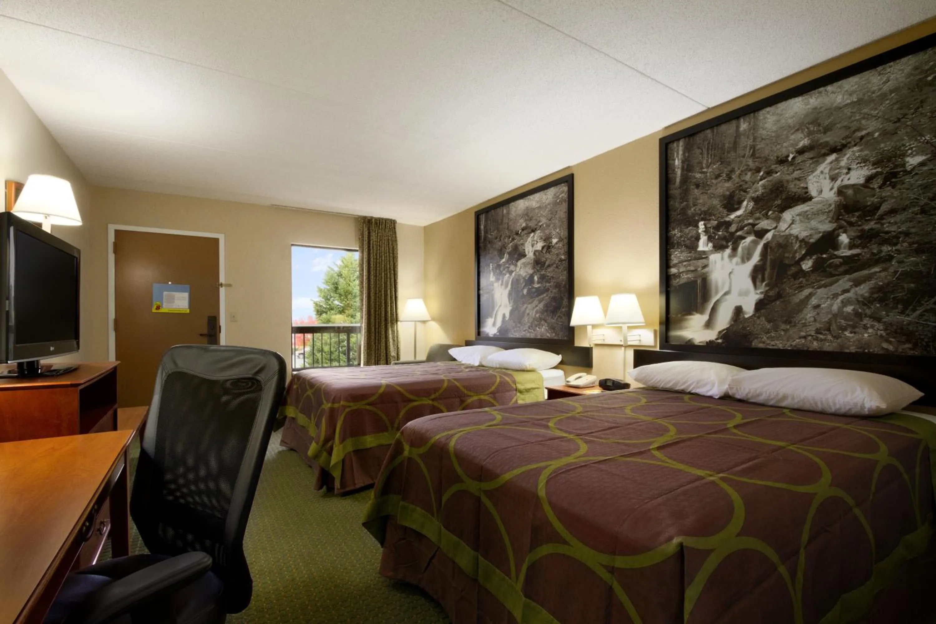 Double Room with Two Double Beds - Mobility Access/Non-Smoking in Super 8 by Wyndham Calhoun