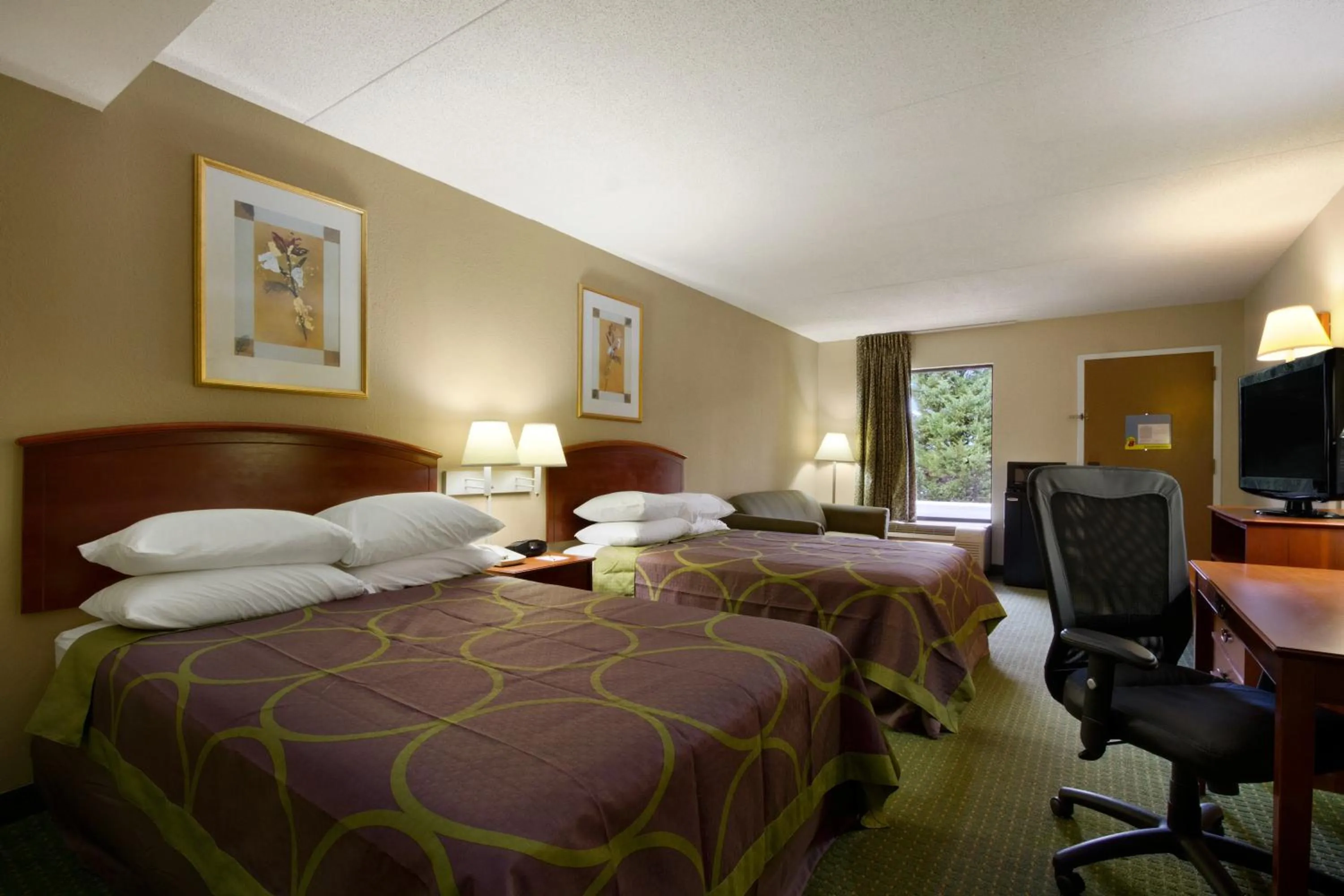 Double Room with Two Double Beds - Non-Smoking in Super 8 by Wyndham Calhoun