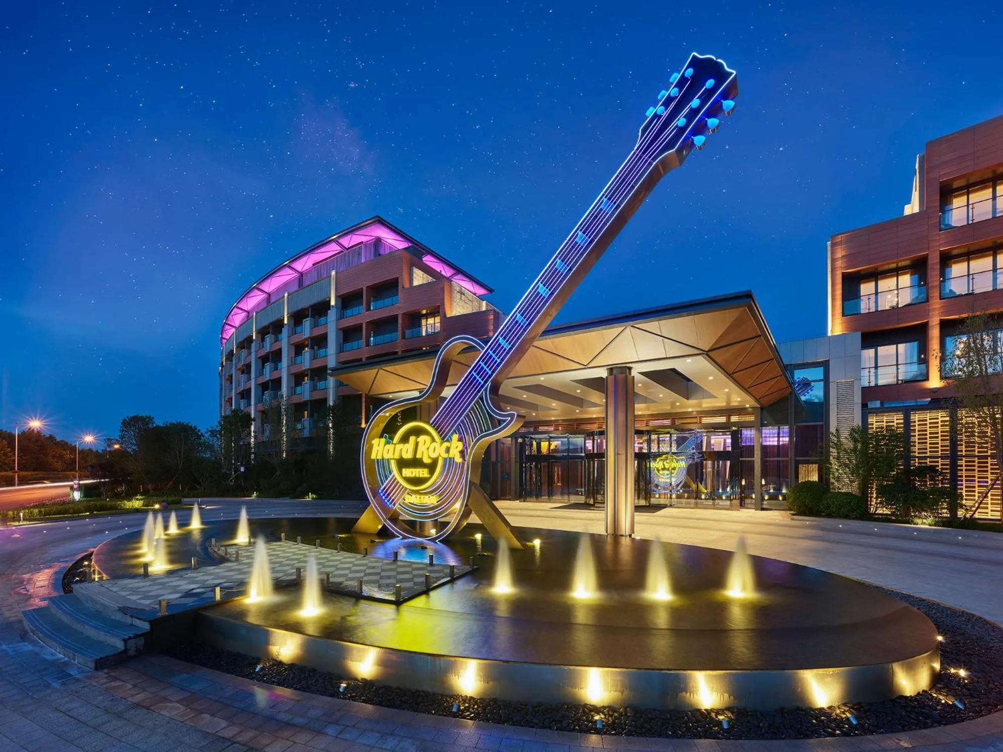 Facade/entrance in Hard Rock Hotel Dalian