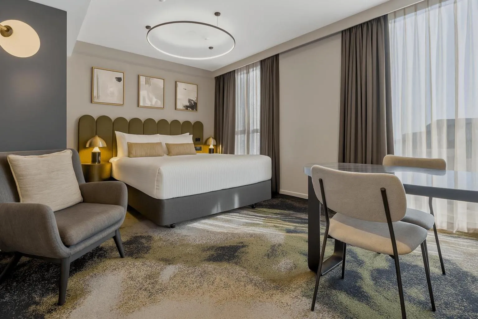 Queen Studio in Melbourne City Apartment Hotel