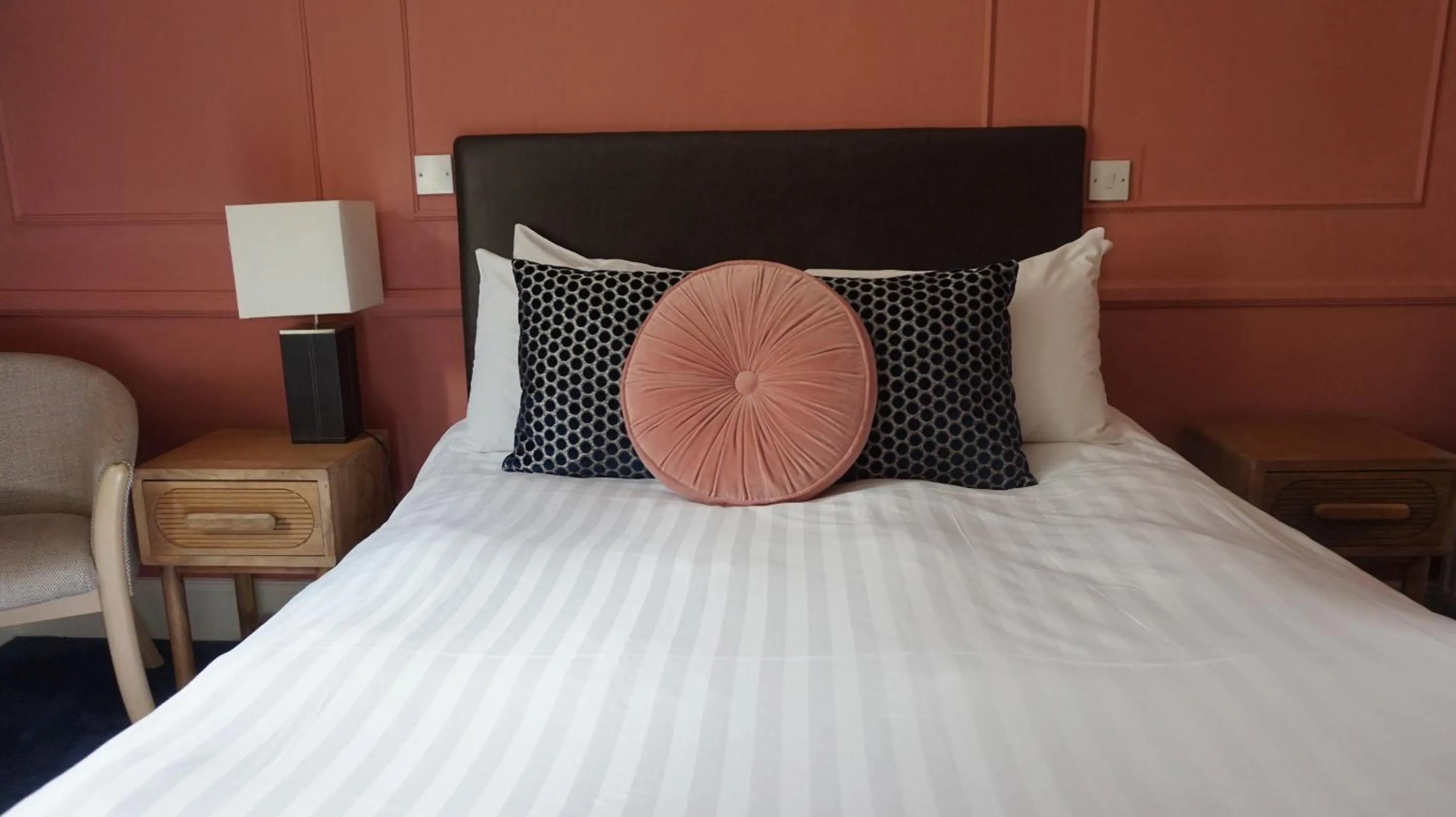 Budget Double Room in Dunkerley's Hotel and Restaurant