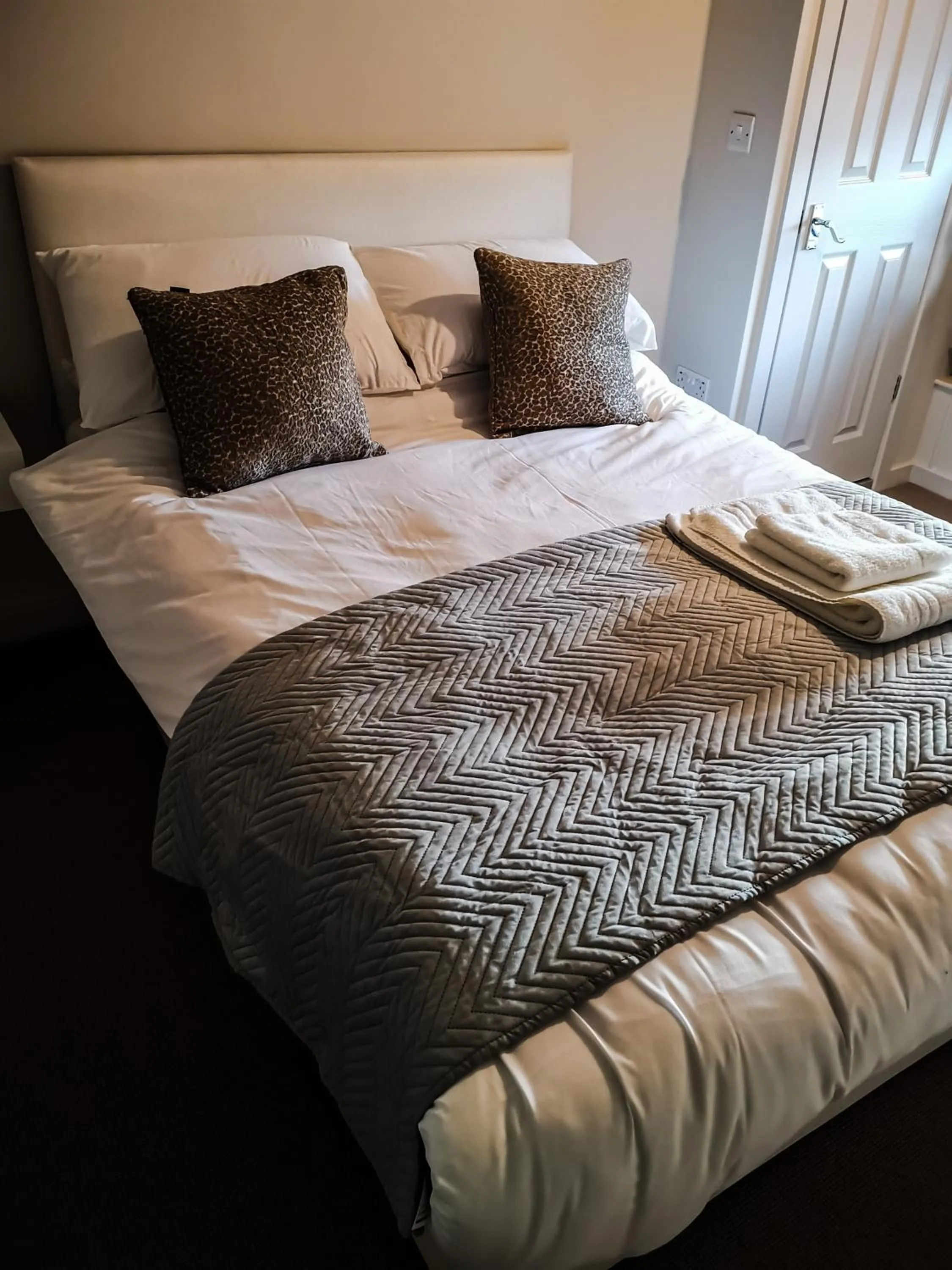 Small Double Room in Exelby Green Dragon