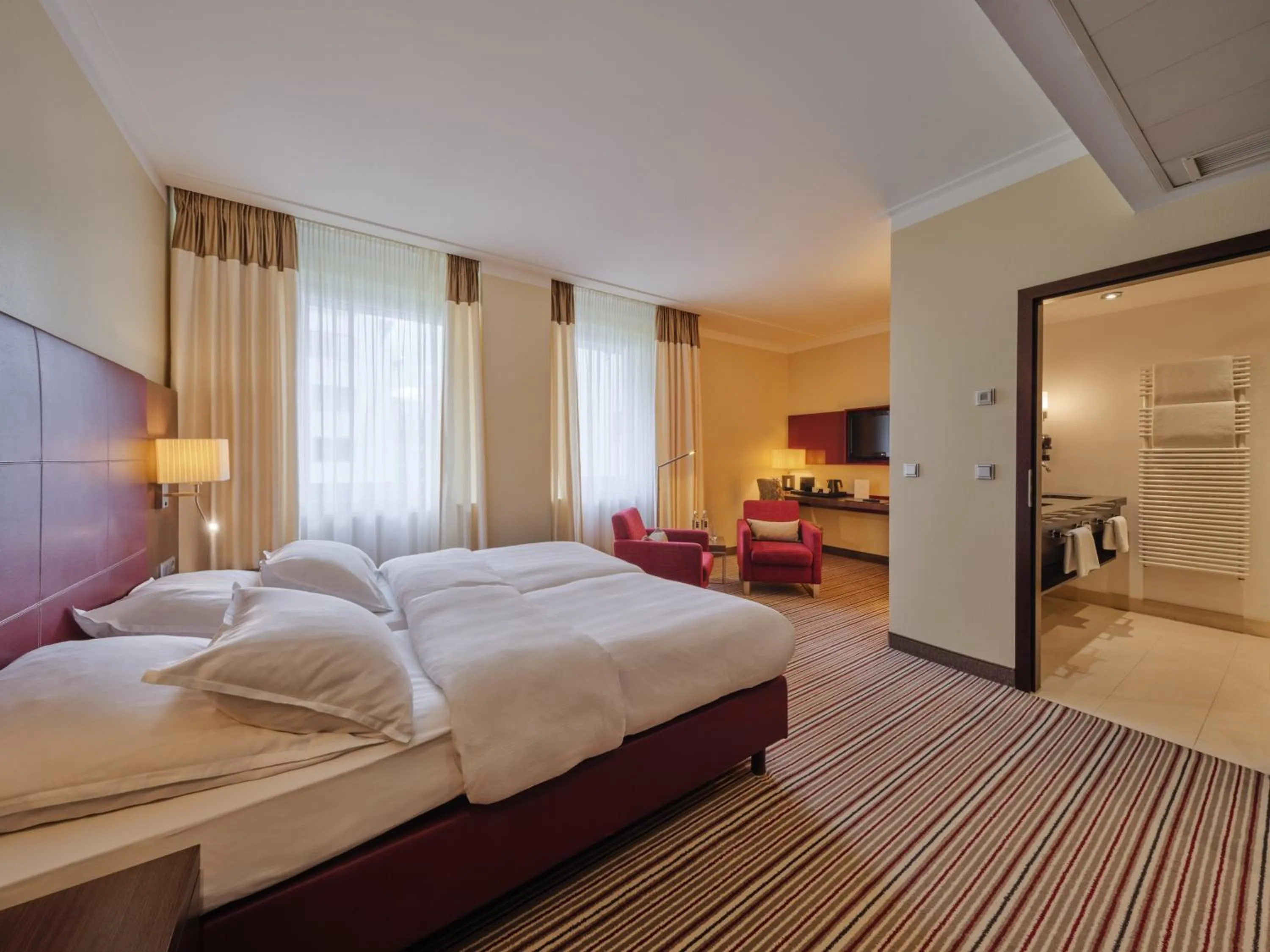 Superior Room in Steigenberger Graf Zeppelin