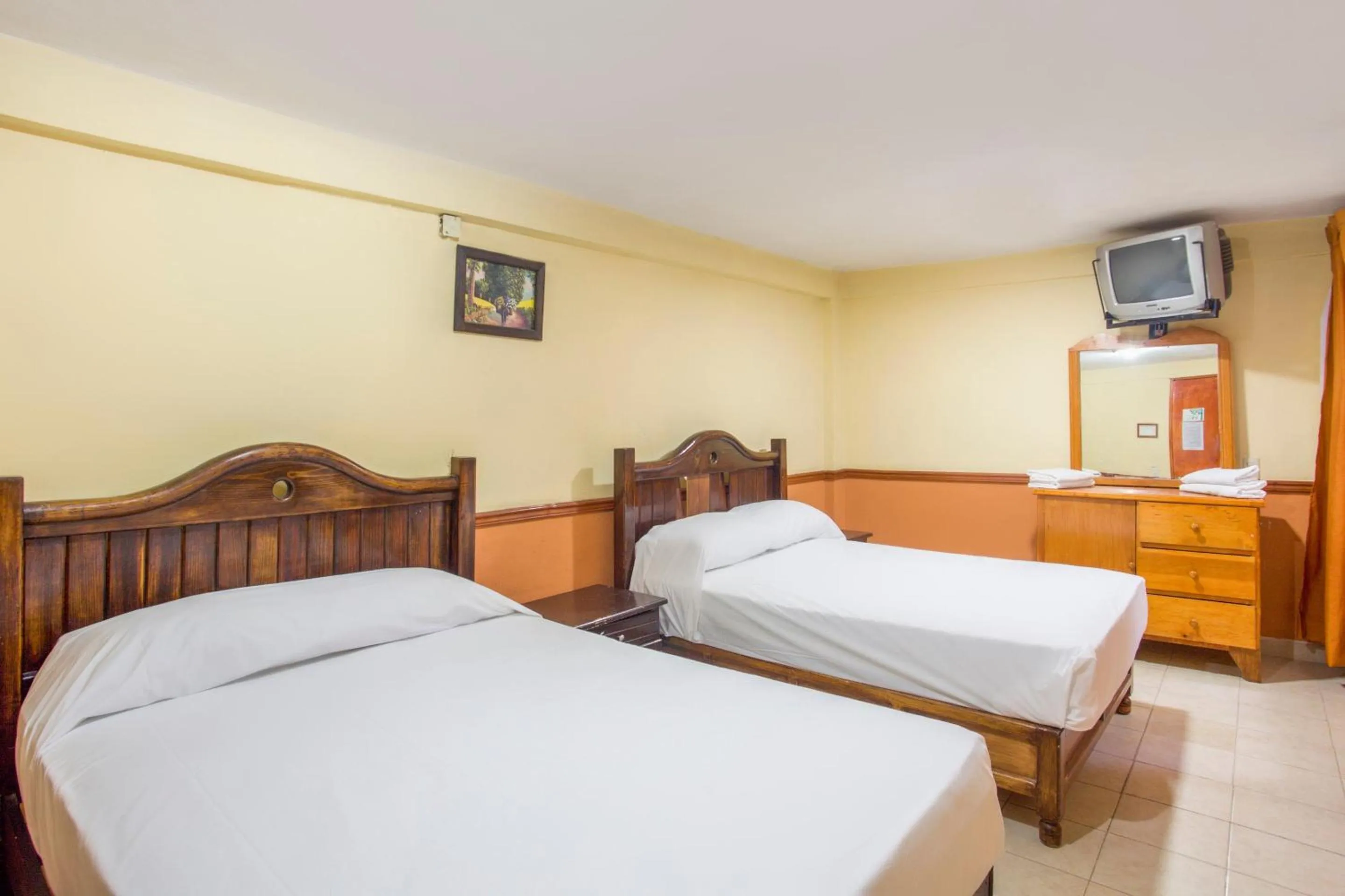 Standard Two Beds  in OYO Hotel San Agustin