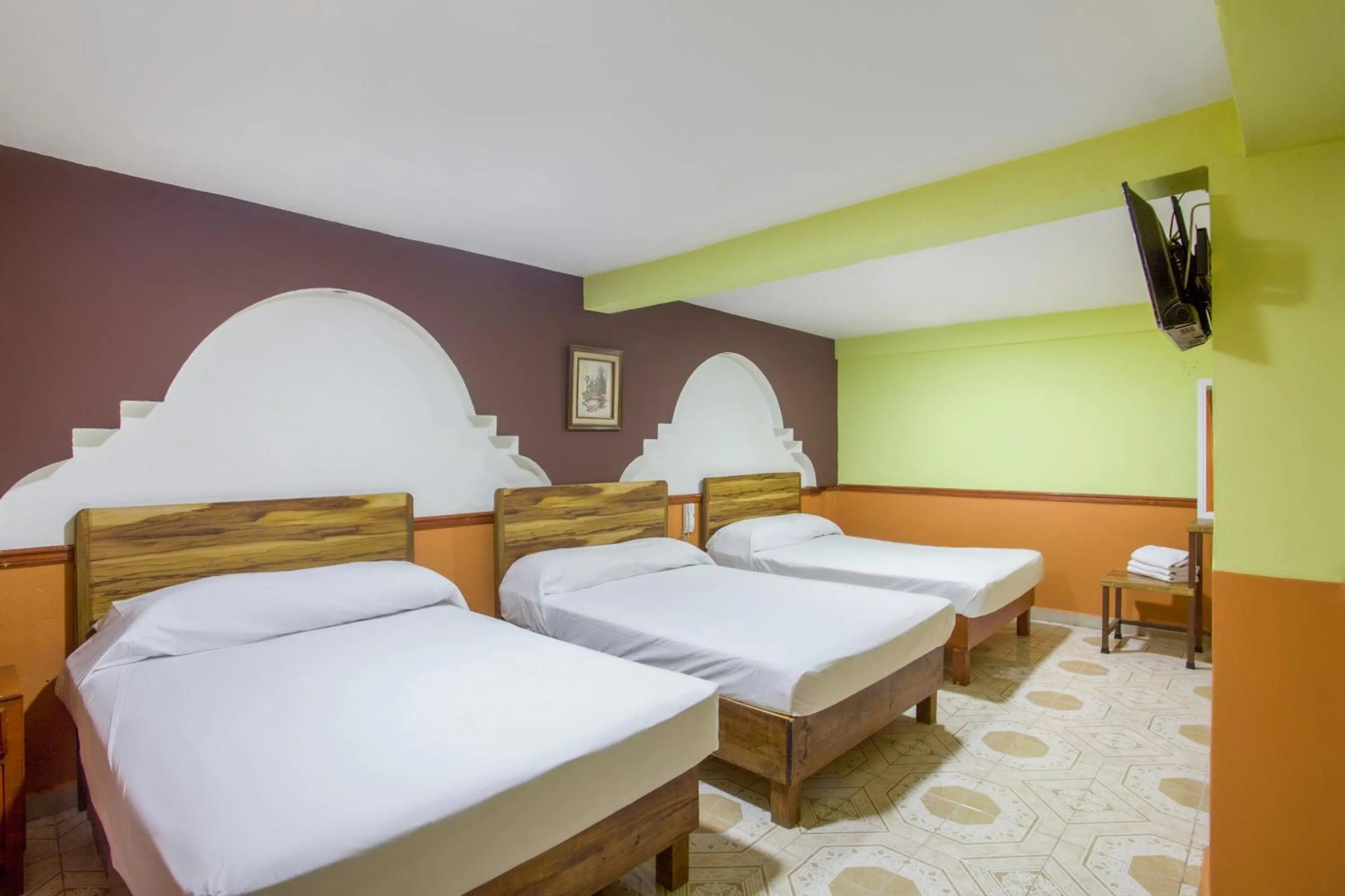 Standard Three beds in OYO Hotel San Agustin