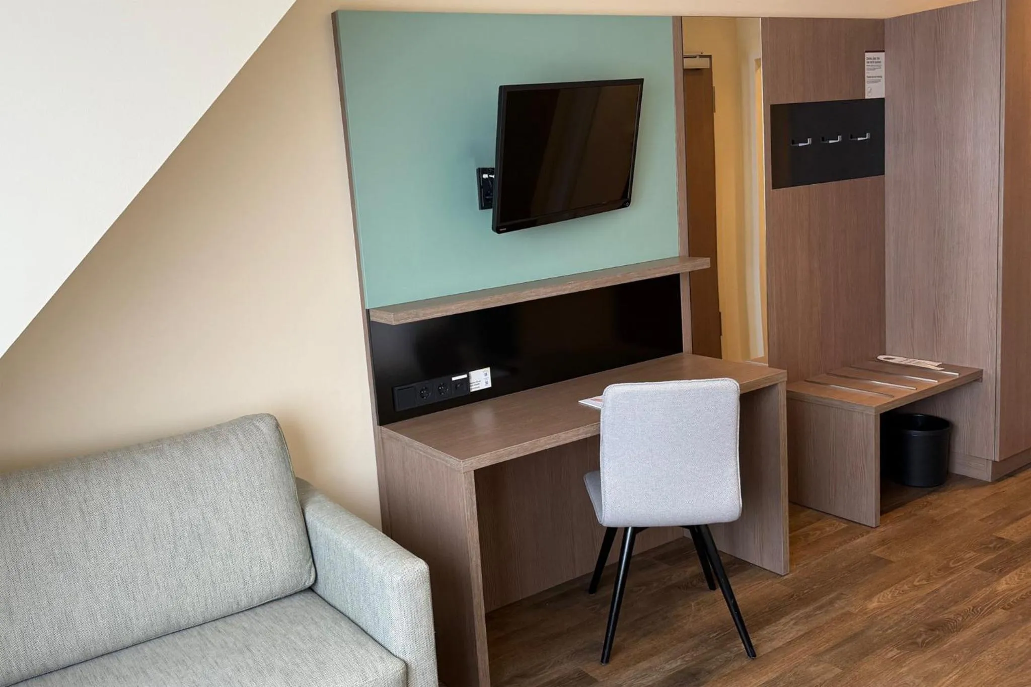 Premium Twin Room - Accessible in Garner Hotel Berlin - Charlottenburg, an IHG Hotel