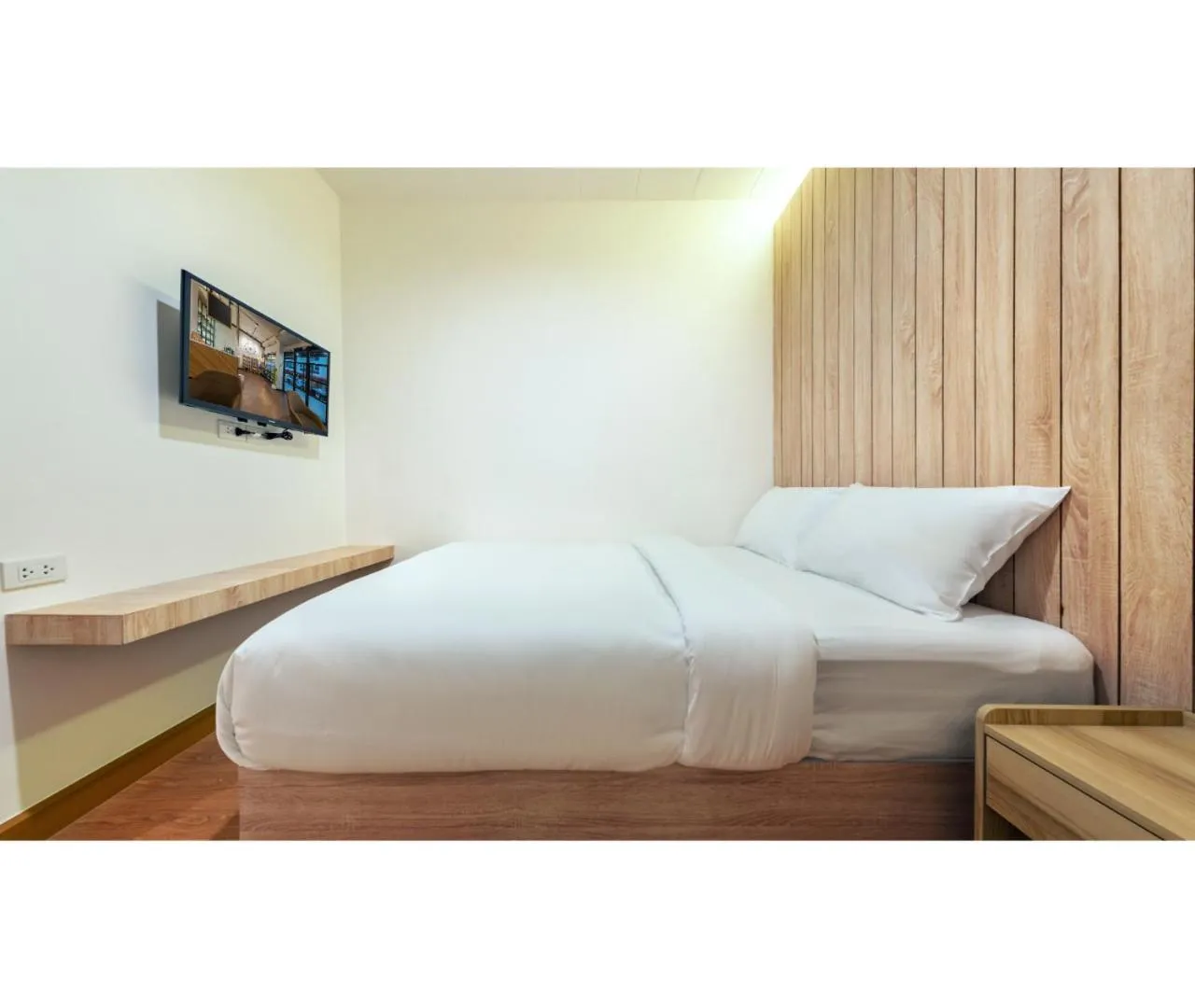 Double Room with Shared Bathroom in Siam Subway Hostel and Café