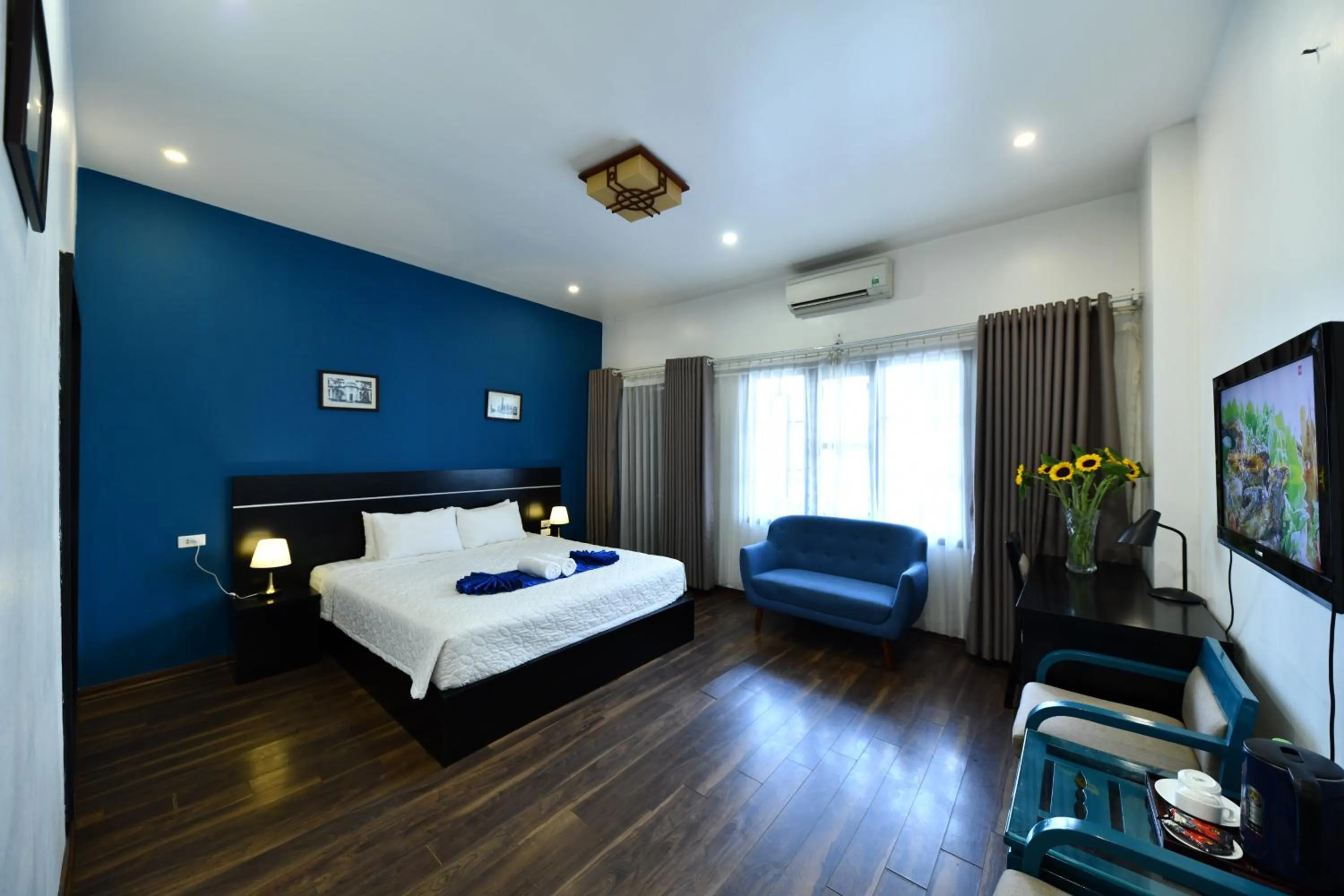 Deluxe Double Room City View in Hanoi Starlight Boutique Hotel