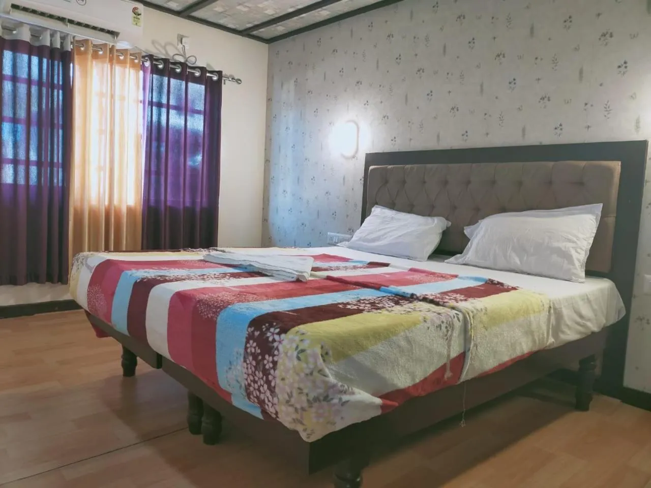 Deluxe Double Room in Cosy Premium Houseboats