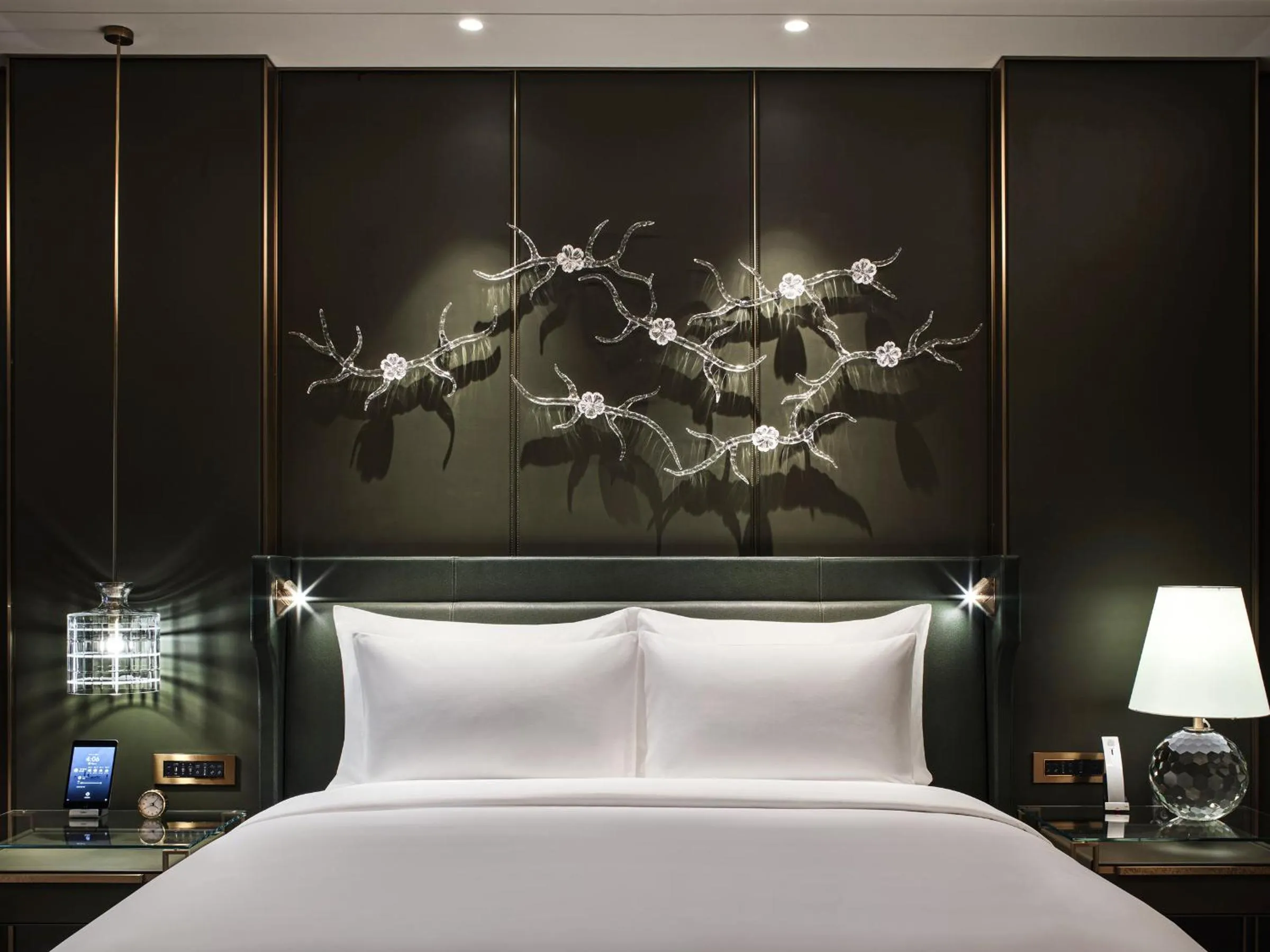 Premium Stateroom King in J Hotel, Shanghai Tower - Above All Else, Overlooking the Bund