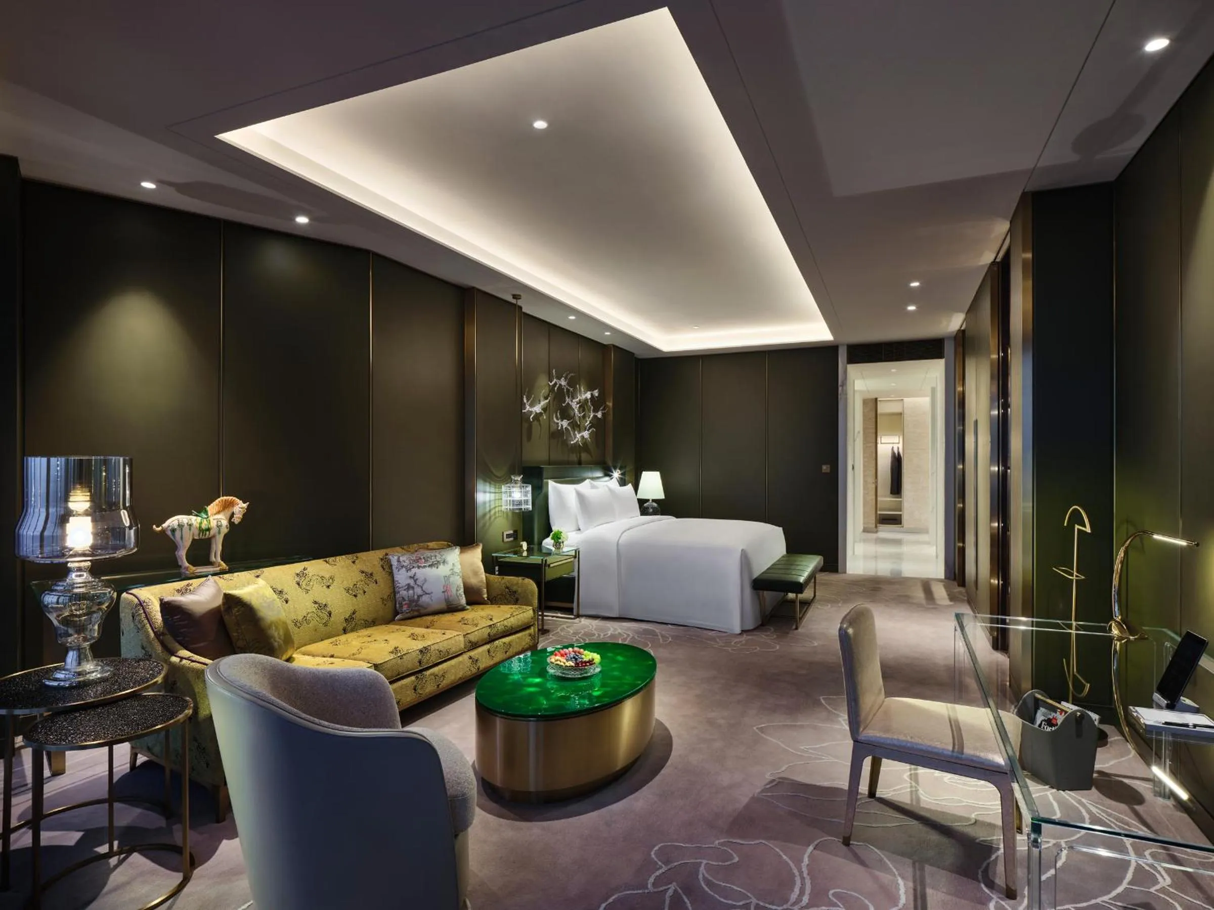 Skyline Room in J Hotel, Shanghai Tower - Above All Else, Overlooking the Bund