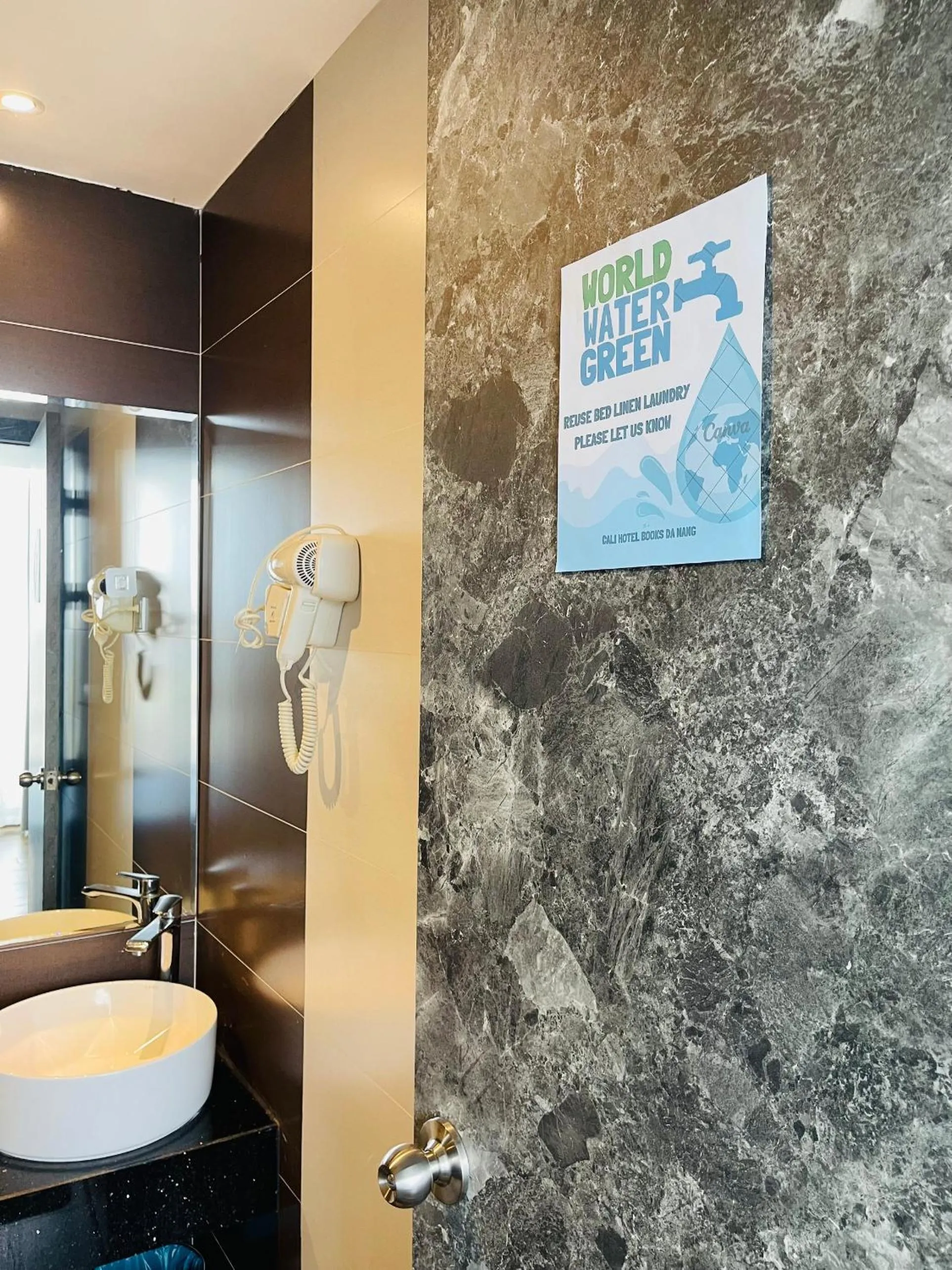 Superior Double Room in Cali hotel books Da Nang