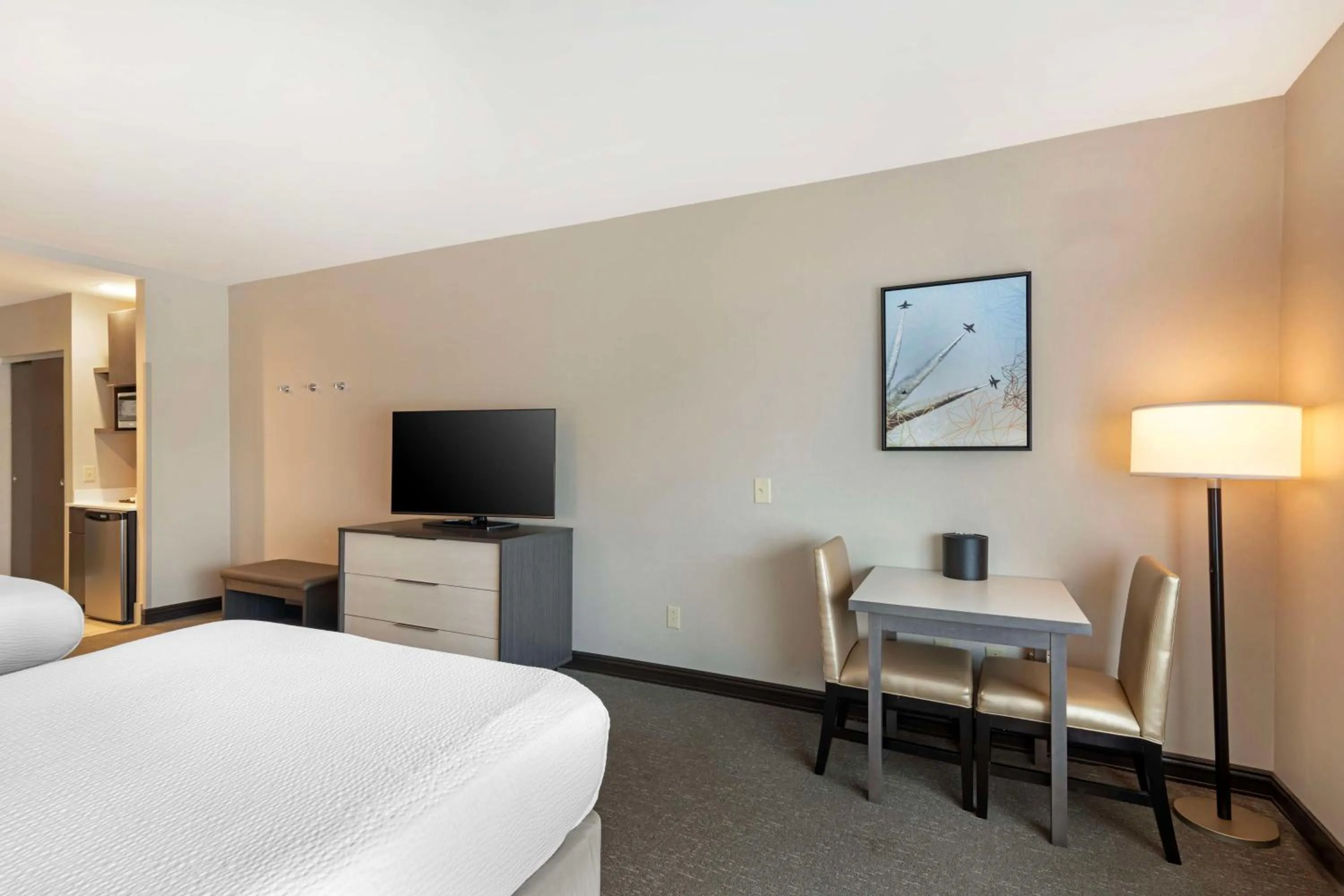 Queen Room with Two Queen Beds and Kitchenette in Best Western Plus Executive Residency Rigby's Water World Hotel