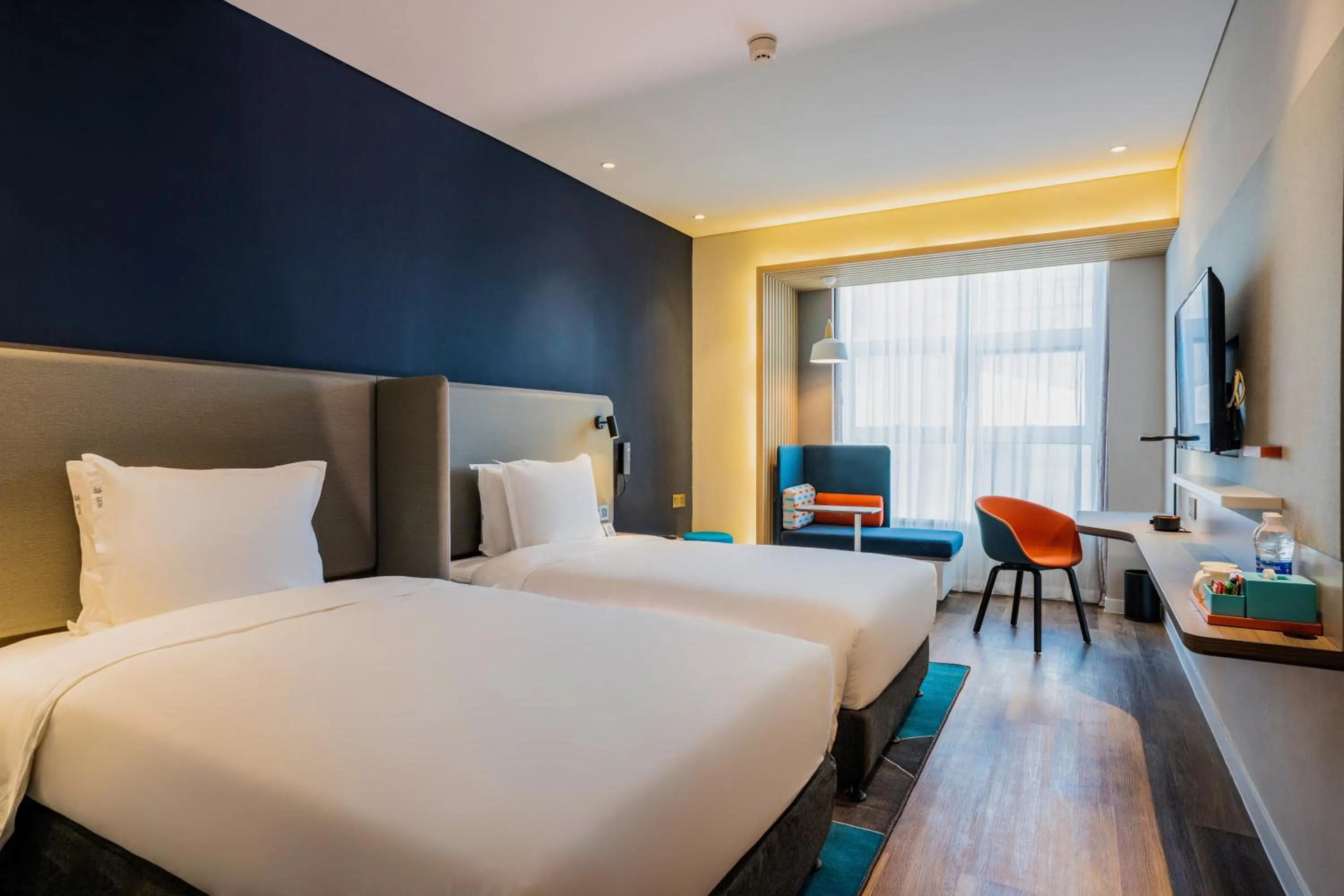 Standard Twin Room with City View in Holiday Inn Express Urumqi Station by IHG