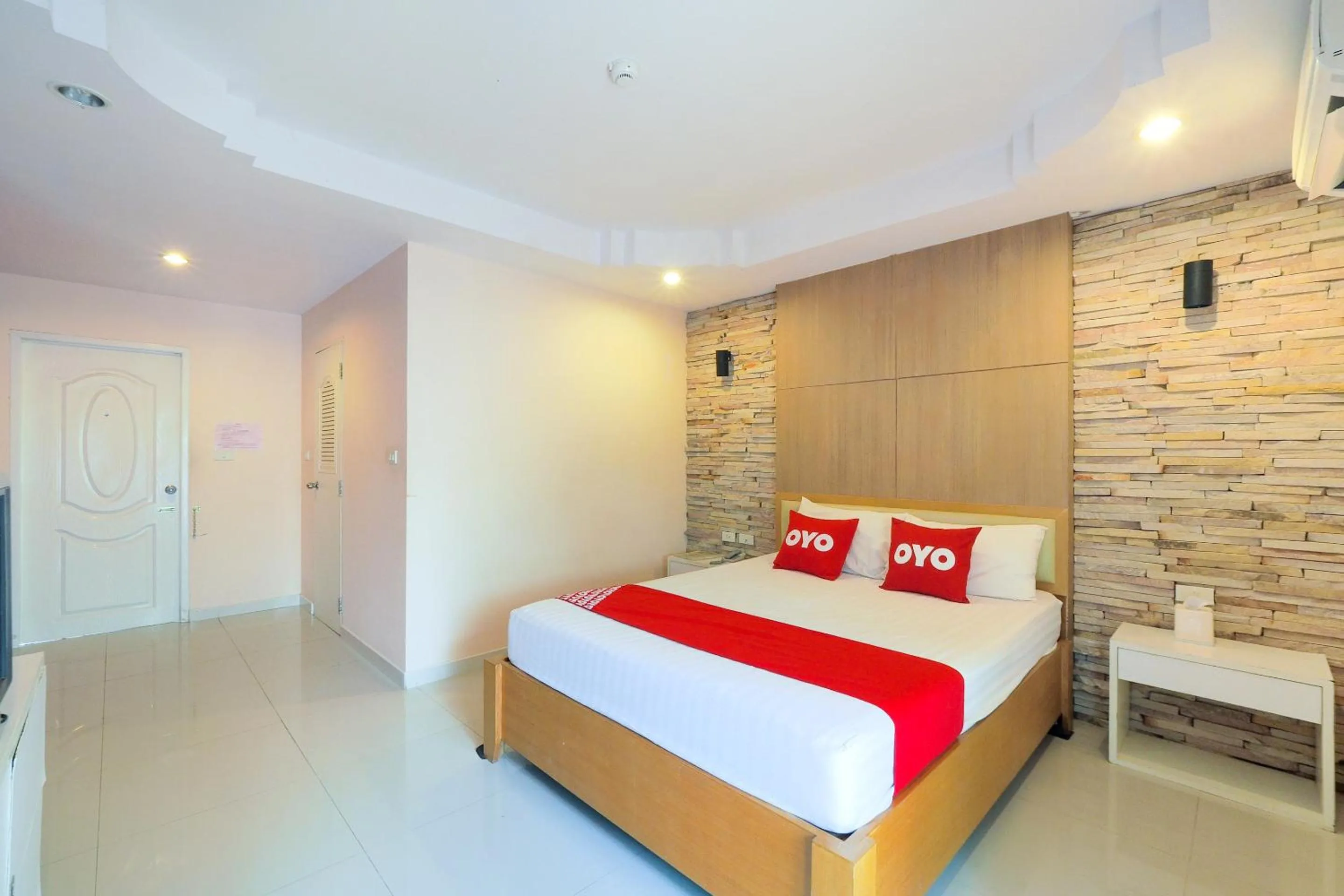 Standard Double Room - single occupancy in OYO 926 Sydney Resort