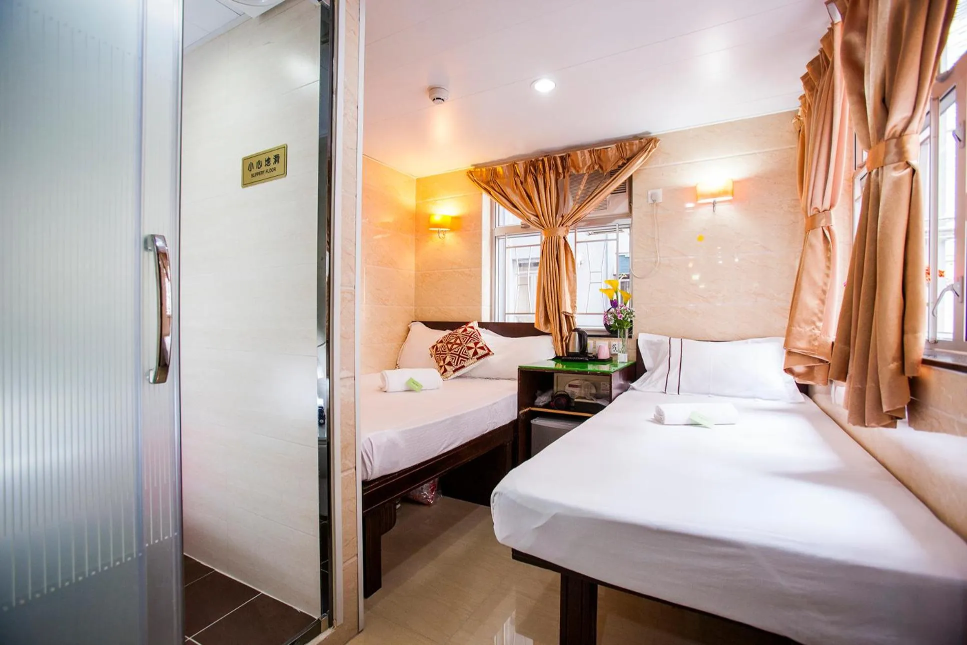 Comfort Triple Room in Hostel TST