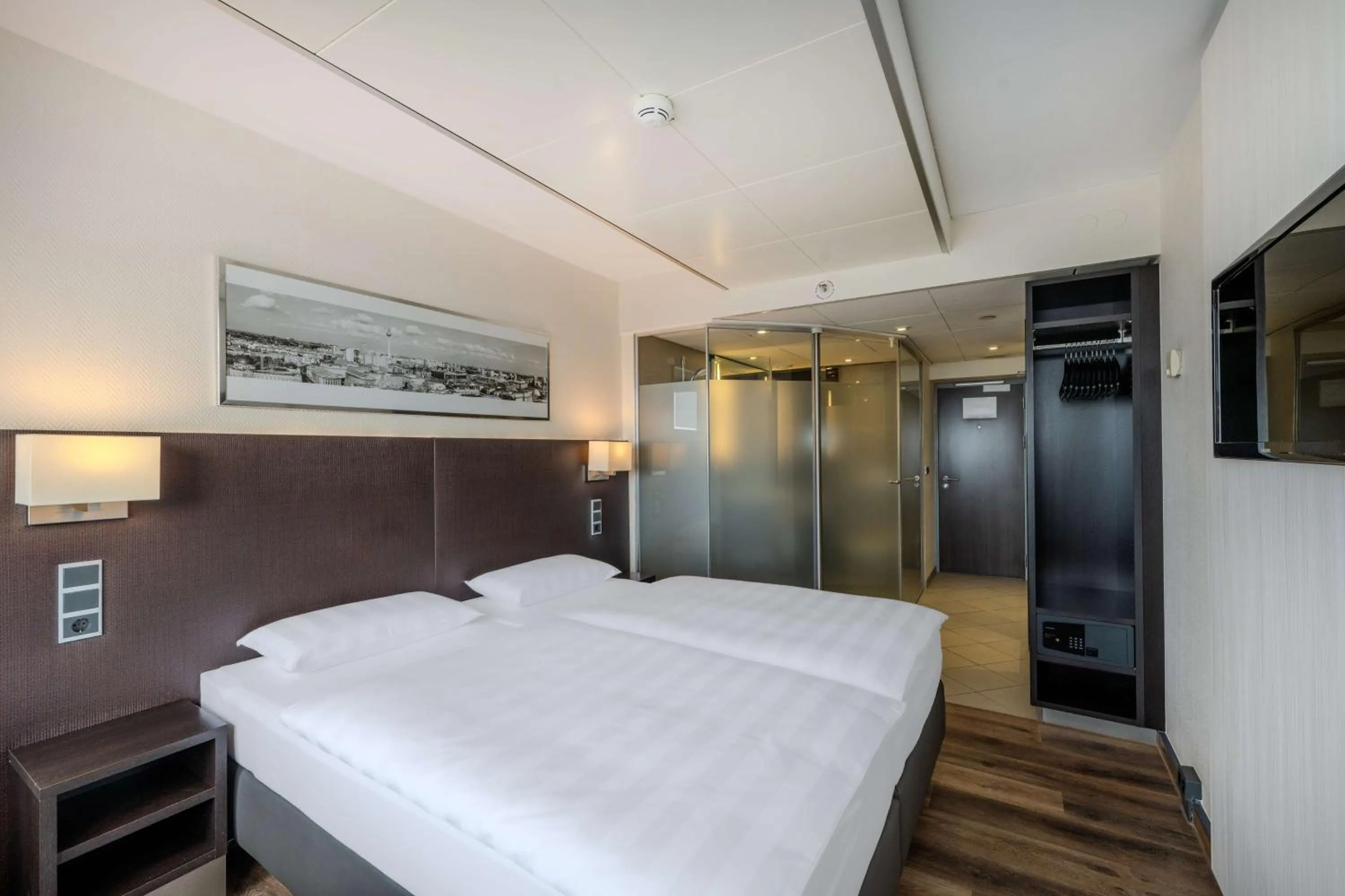 Double Room with City View in Park Inn by Radisson Berlin Alexanderplatz