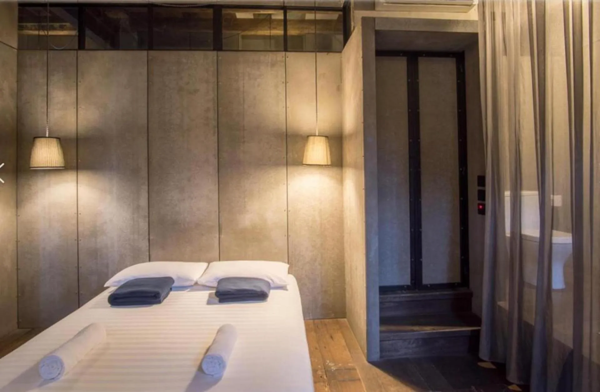 Standard Queen Room in Belakang KongHeng By DreamScape