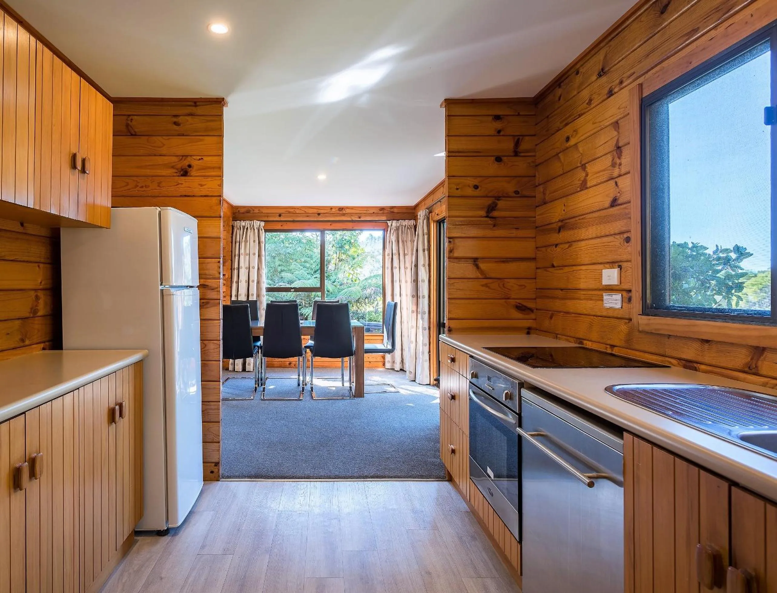 Four-Bedroom Suite in Kimi Ora Eco Resort