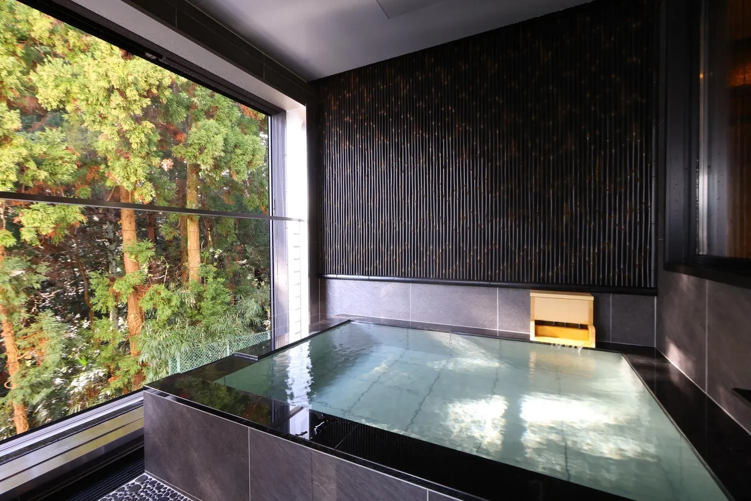 Deluxe Suite with Spa Bath in Umiakari