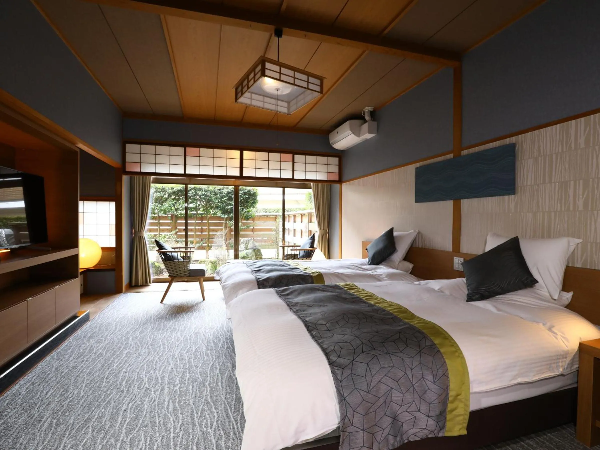 Deluxe Twin Room in Umiakari