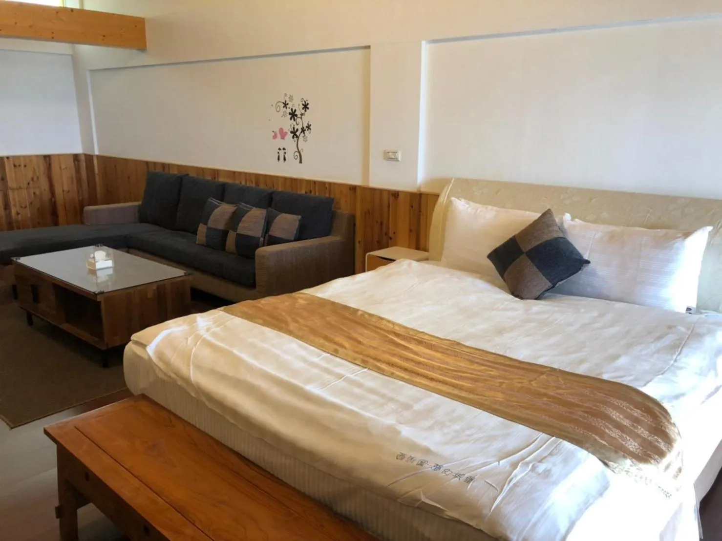 Deluxe Double Room - Building B in Cingjing Brilliant Twins of Seattle