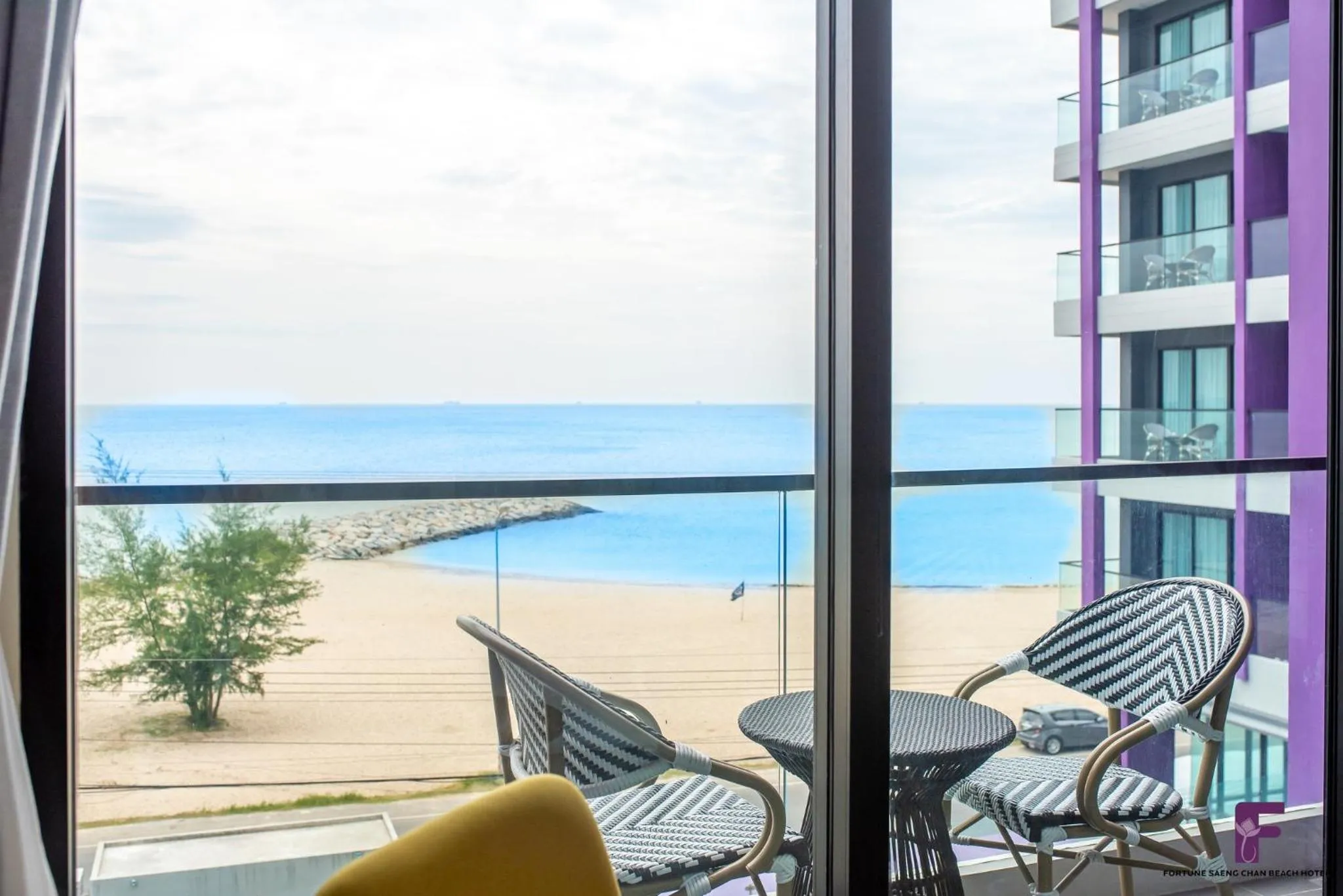 Deluxe Double or Twin Room with Sea View in Fortune Saeng Chan Beach Hotel Rayong - SHA Plus