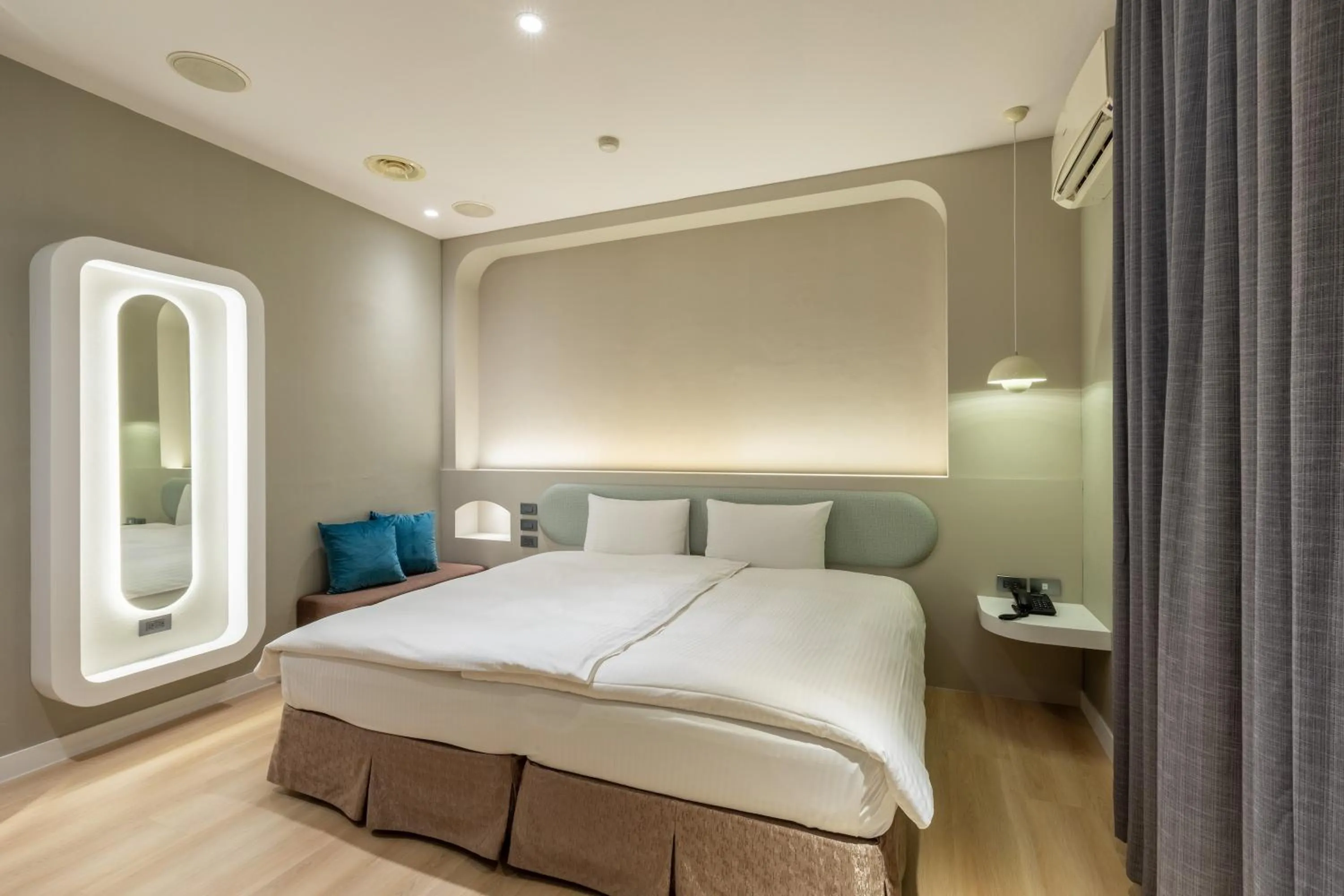 Deluxe Double Room in Fu Hsiang Hotel