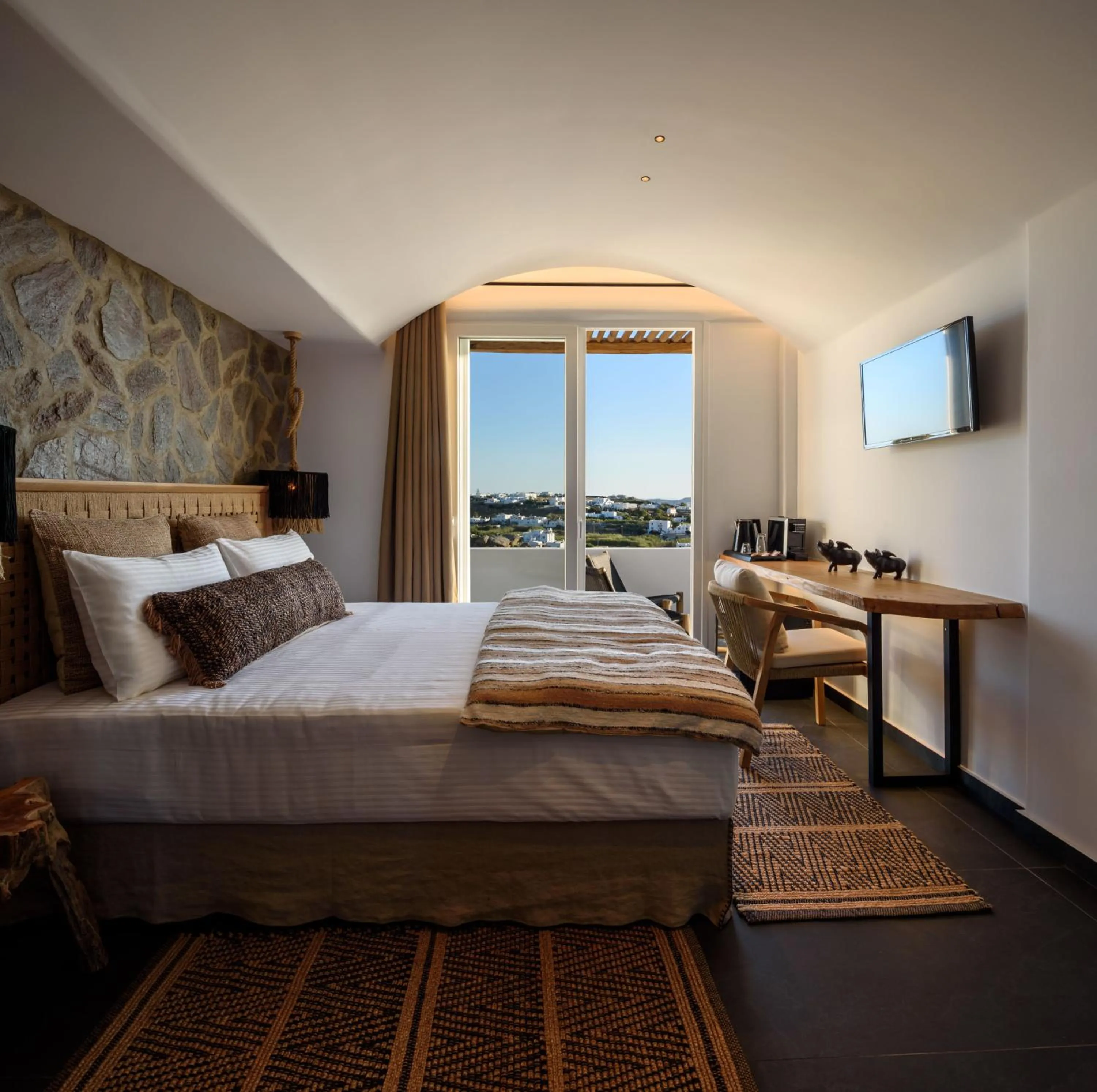 Deluxe Double Room with Balcony and Sea View in Vrachos Suites Mykonos