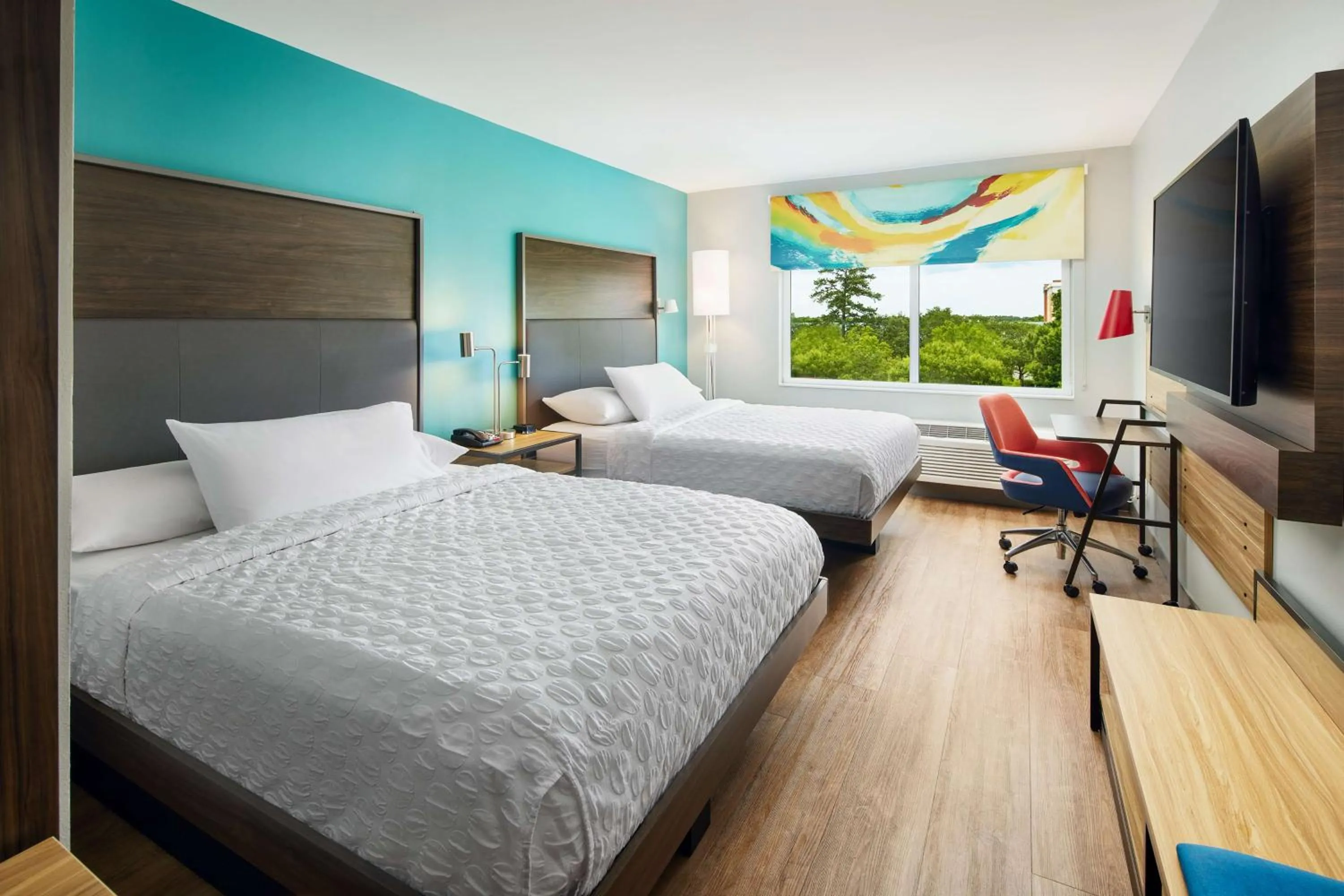 Queen Room with Two Queen Beds in Tru By Hilton Charleston Airport