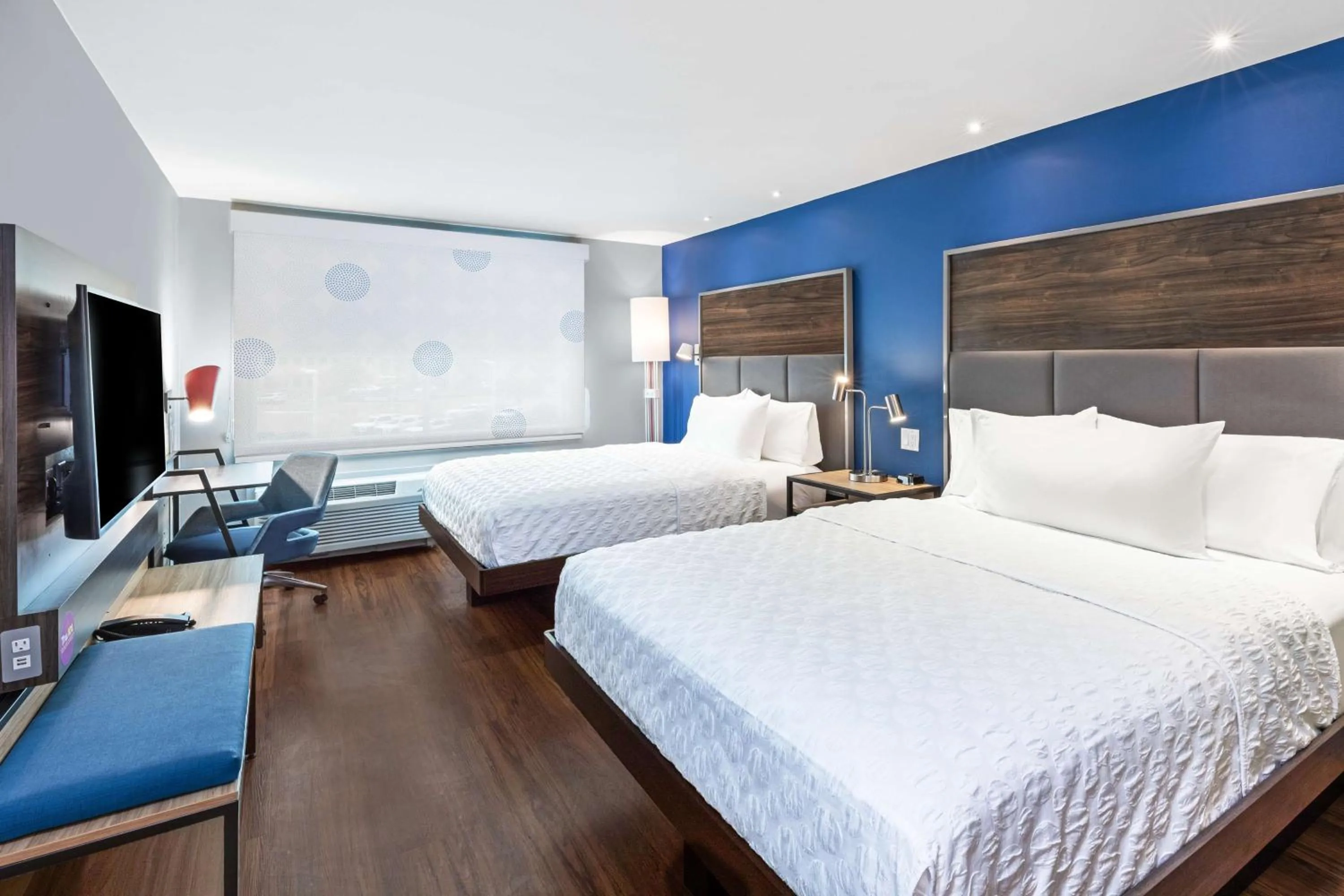 Queen Room with Two Queen Beds in Tru By Hilton Laredo Airport Area, Tx