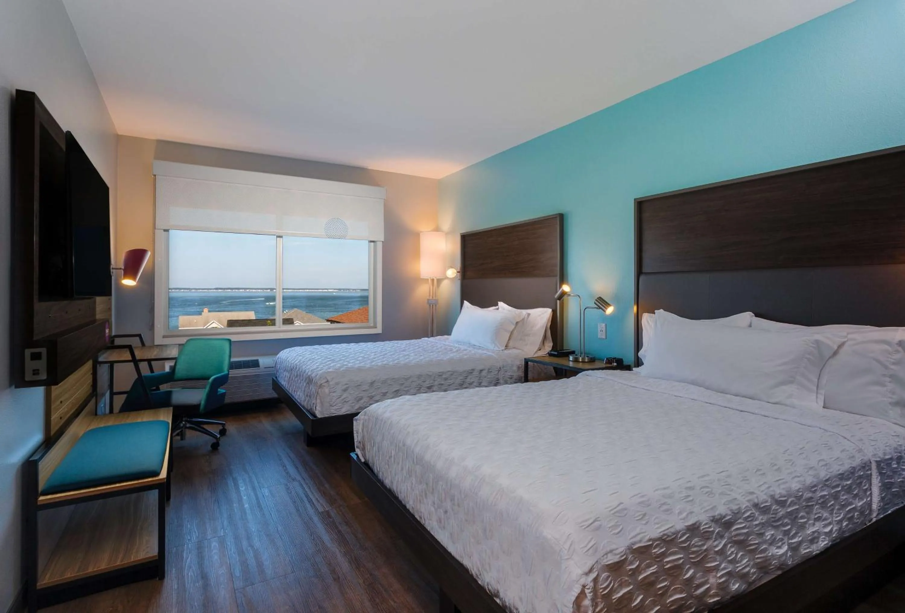 Queen Room with Two Queen Beds and View in Tru By Hilton Ocean City Bayside, Md