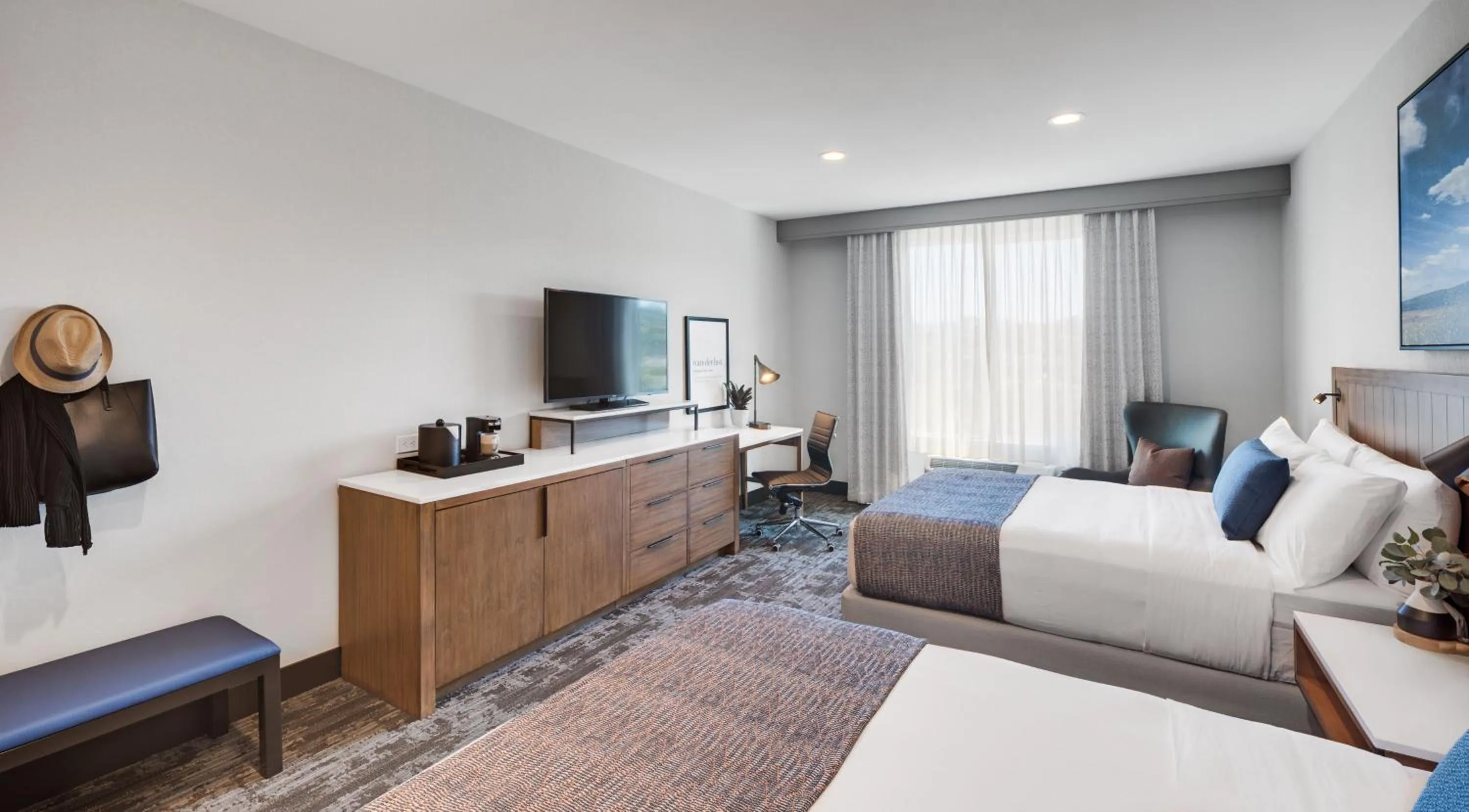 Queen Room - Disability Access in Ayres Hotel Vista Carlsbad