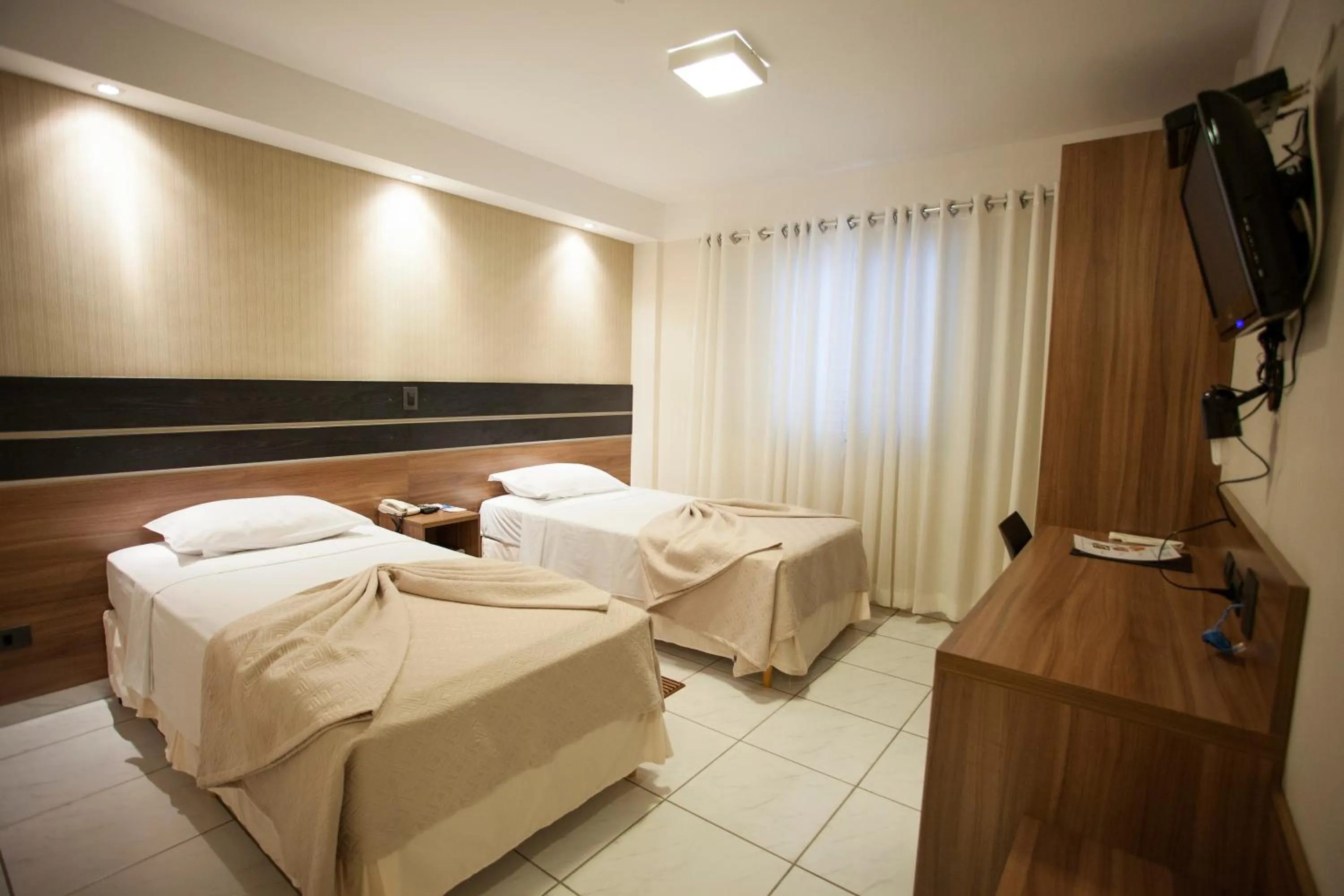 Twin Room - single occupancy - Disability Access in Estoril Hotel