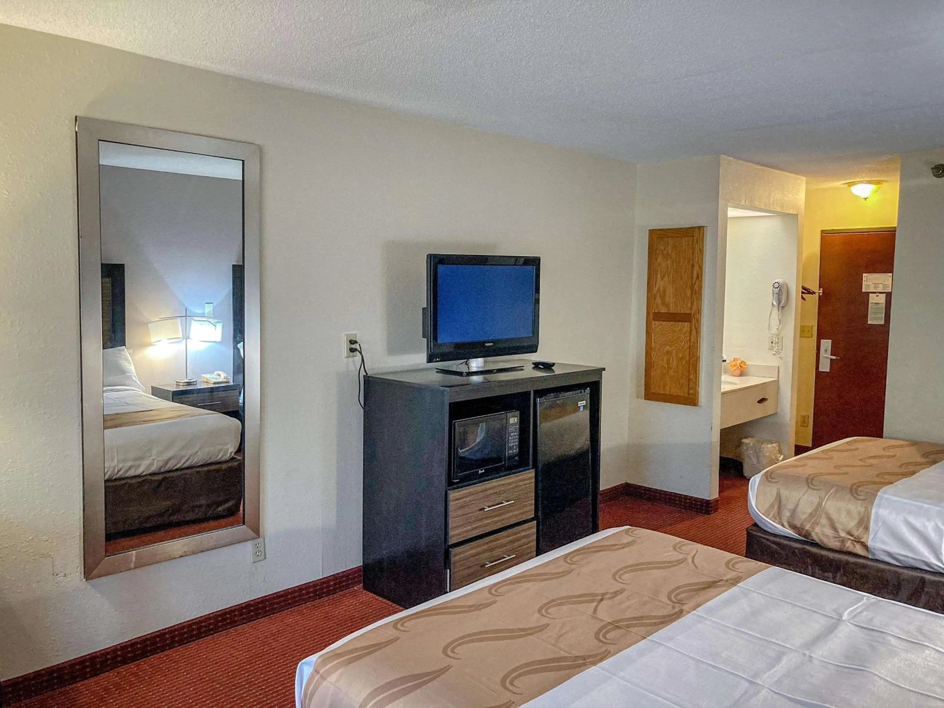 Queen Room with Two Queen Beds - Non-Smoking in Motel 6 Elkhart, IN